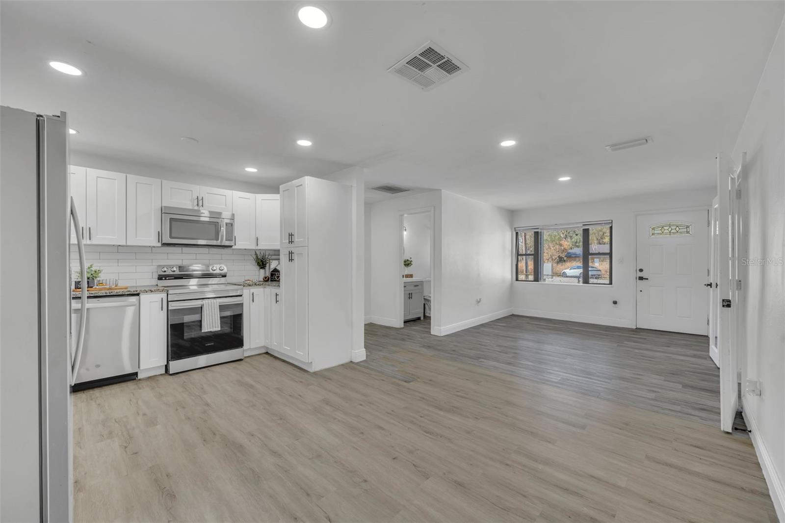 Image 11 of 24 For 1307 Shepherd Avenue