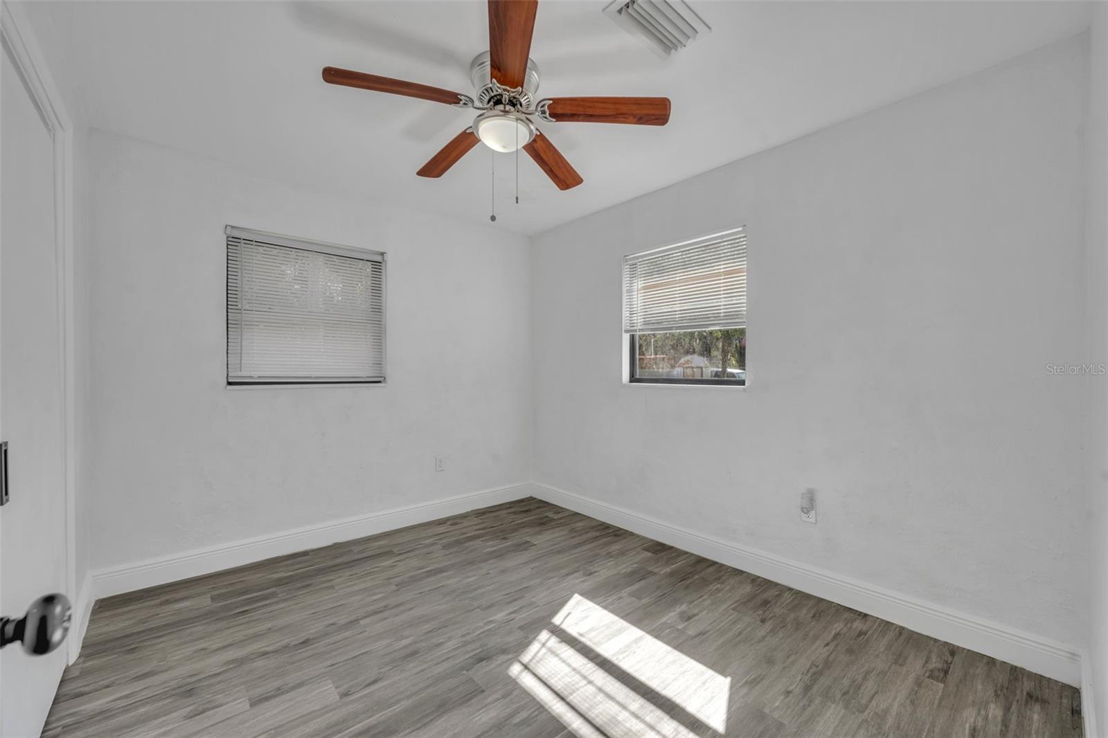 Image 16 of 24 For 1307 Shepherd Avenue