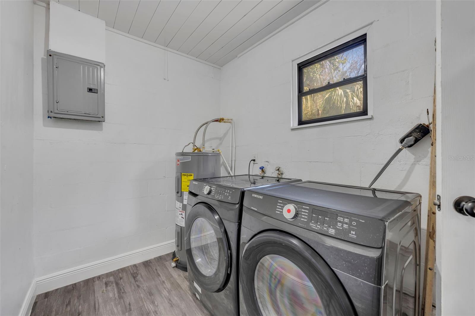 Image 22 of 24 For 1307 Shepherd Avenue