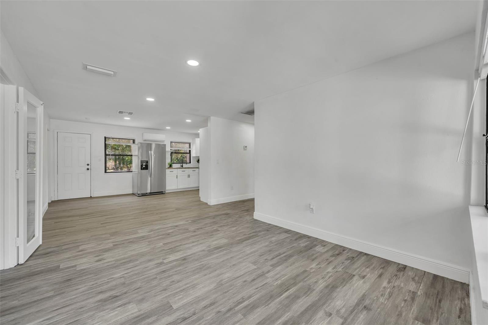 Image 4 of 24 For 1307 Shepherd Avenue