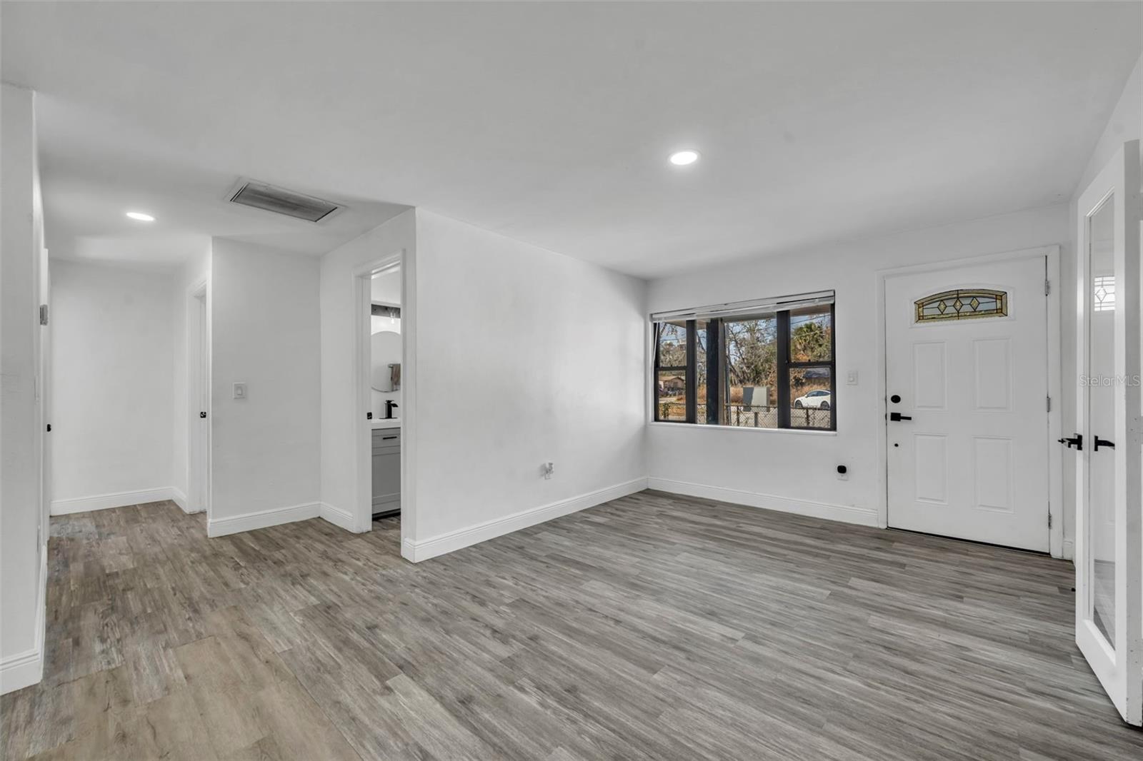 Image 7 of 24 For 1307 Shepherd Avenue