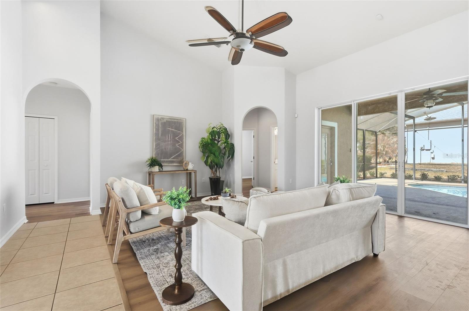 Image 10 of 59 For 101 Oak Haven Circle