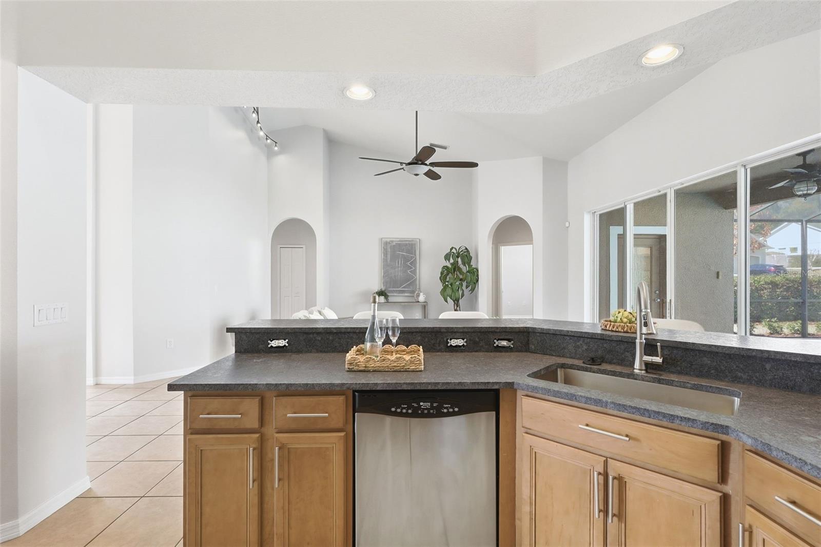 Image 19 of 59 For 101 Oak Haven Circle