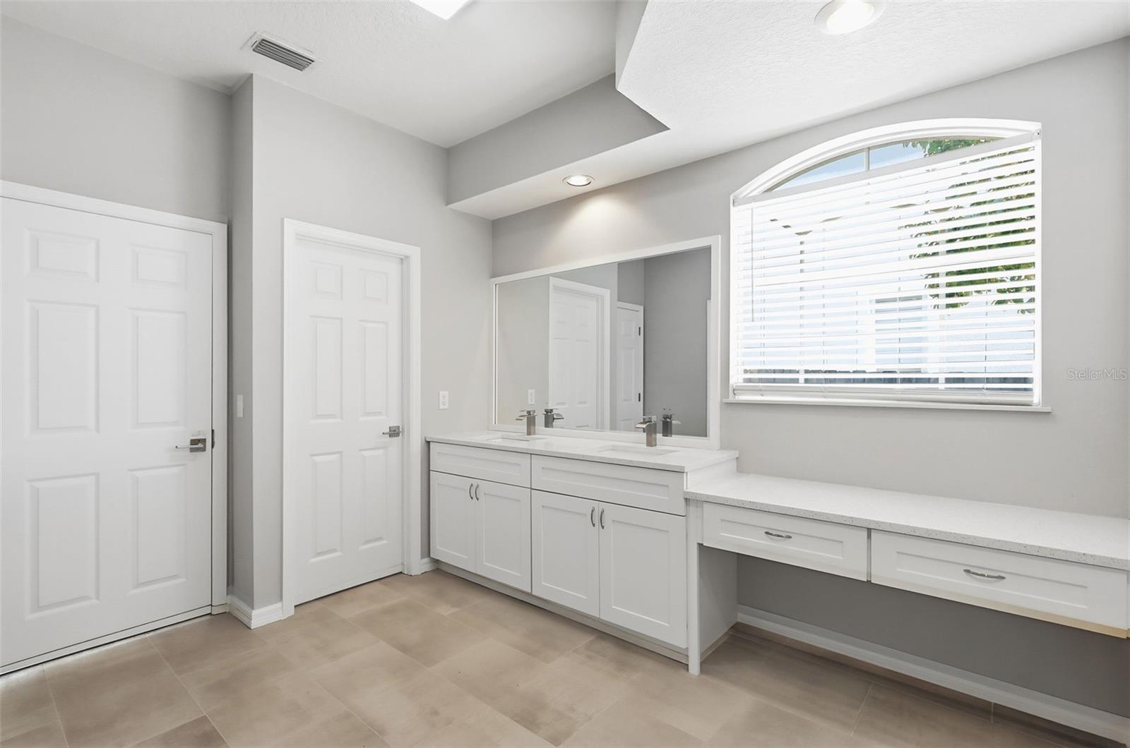 Image 38 of 59 For 101 Oak Haven Circle