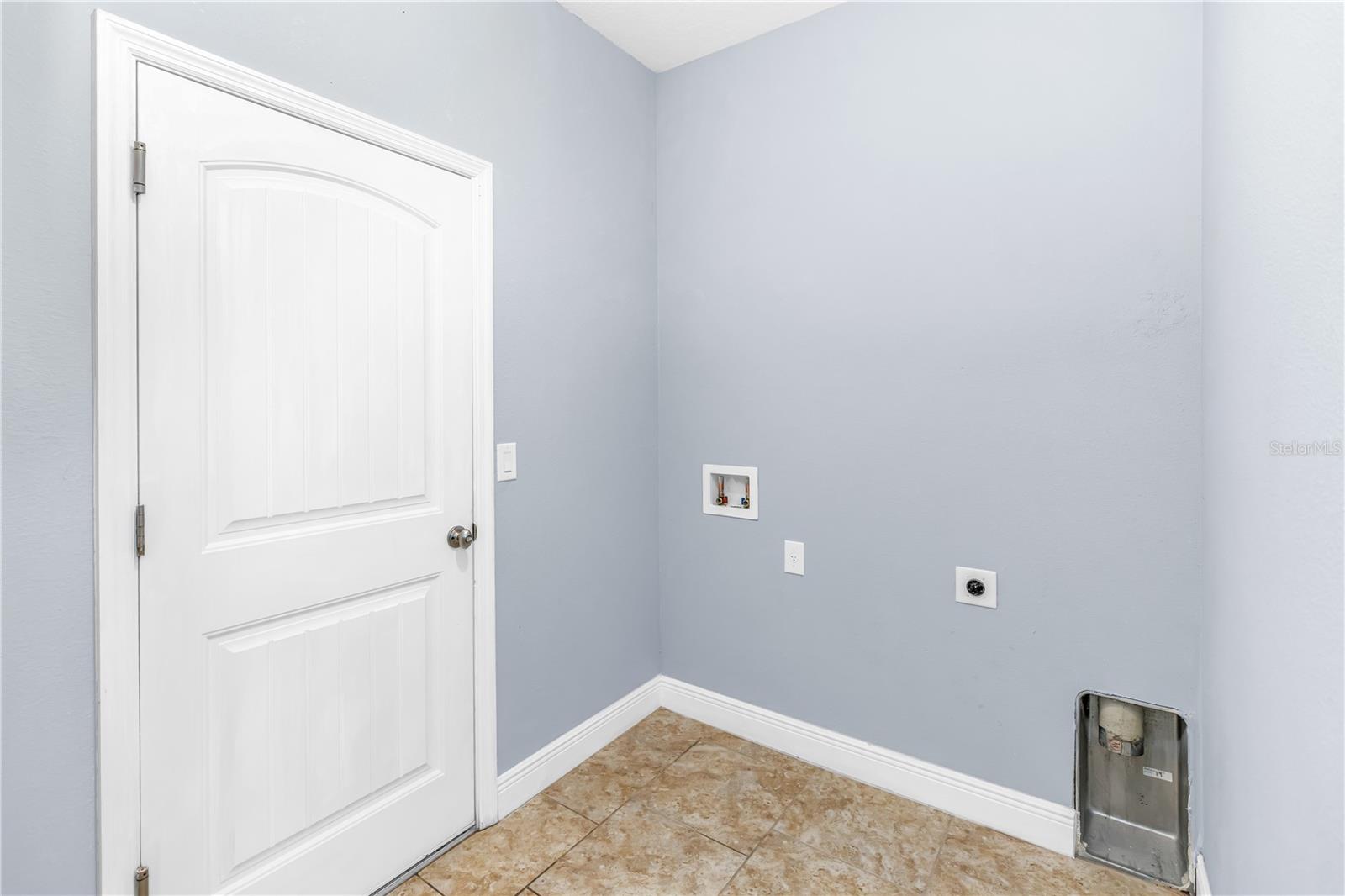 Image 25 of 33 For 335 River Vale Lane