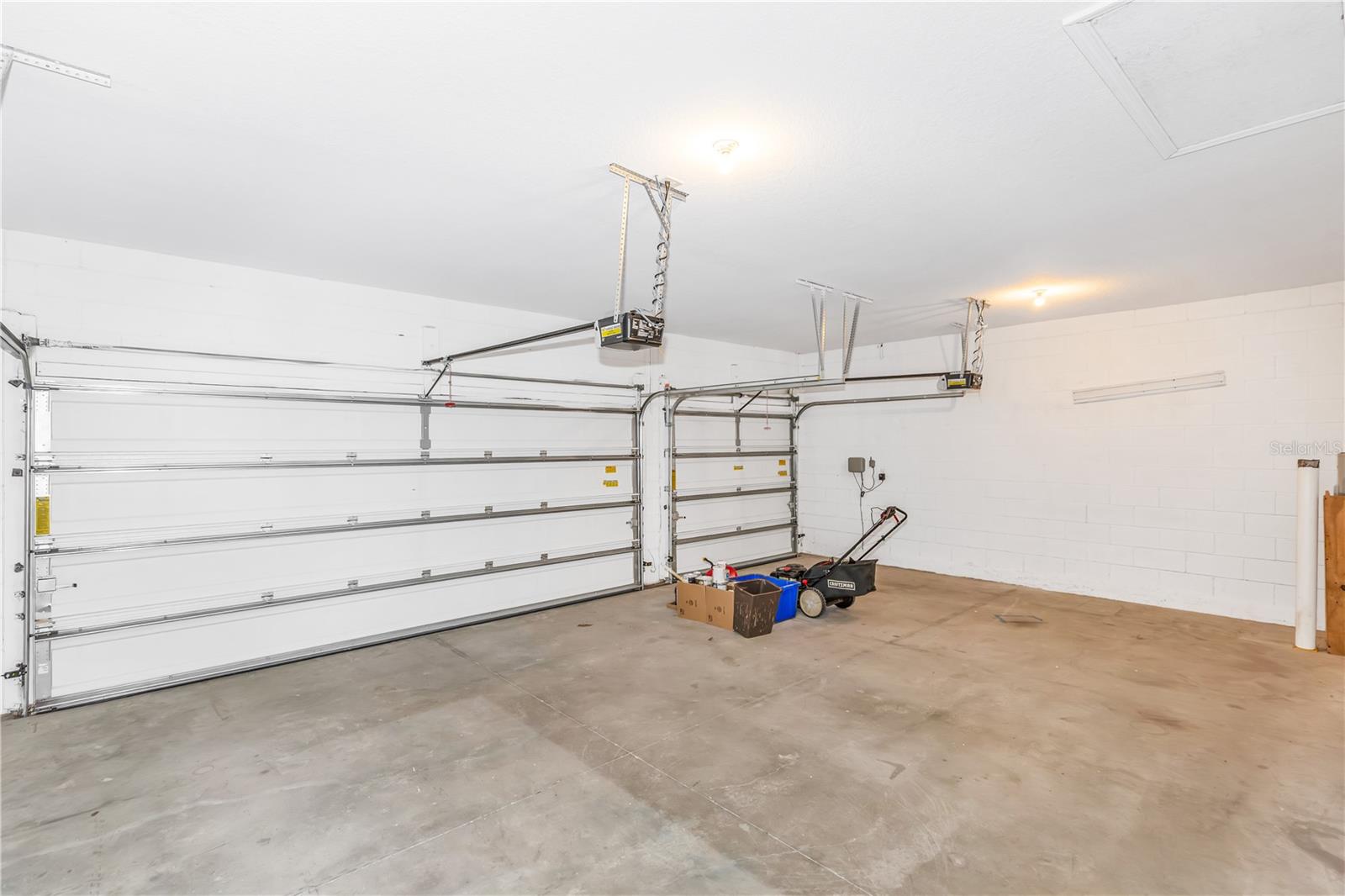 Image 26 of 33 For 335 River Vale Lane