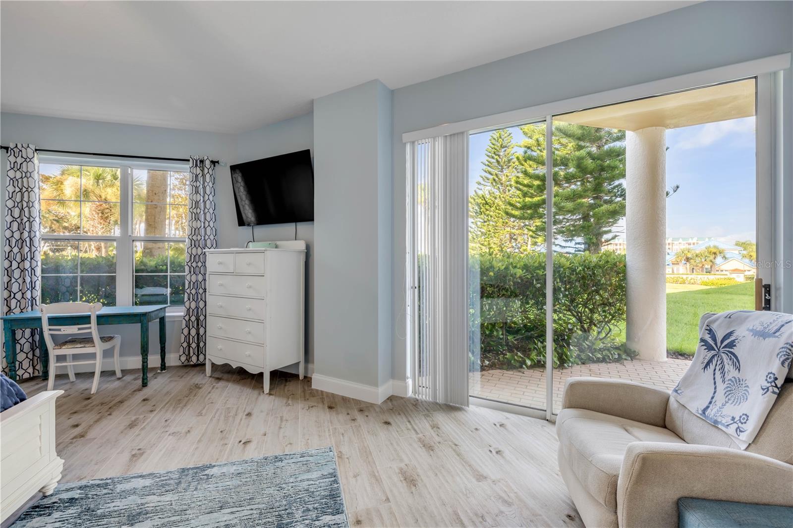 Image 11 of 42 For 4650 Links Village Drive B103