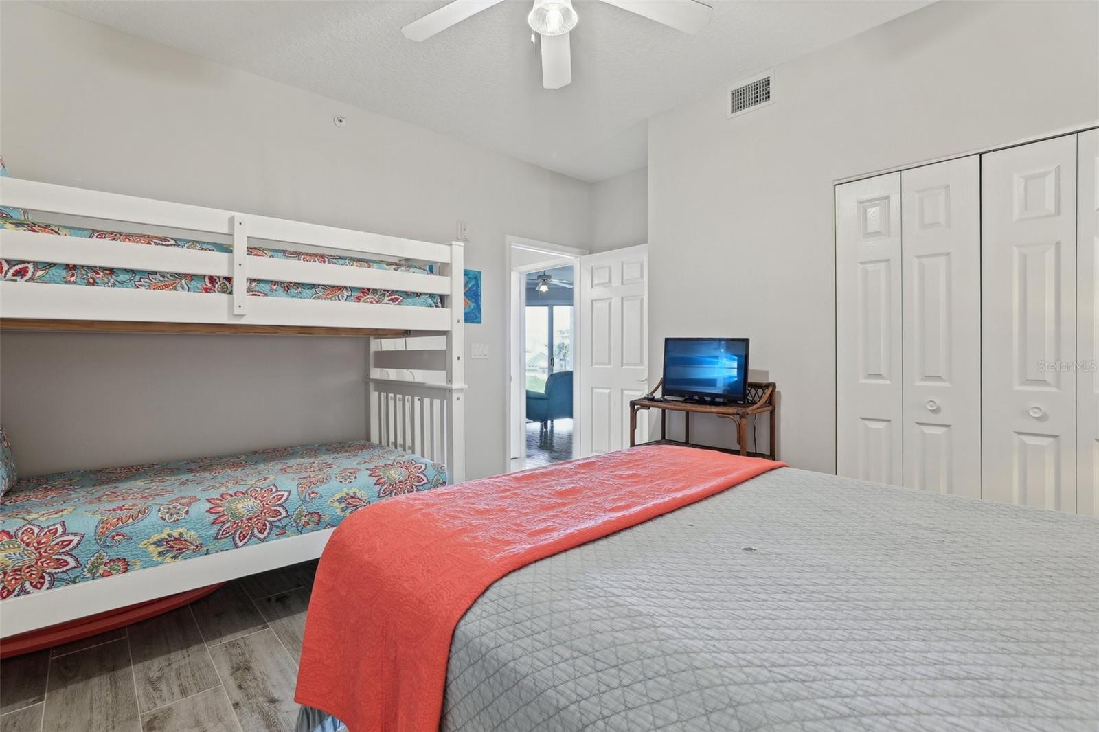 Image 14 of 42 For 4650 Links Village Drive B103