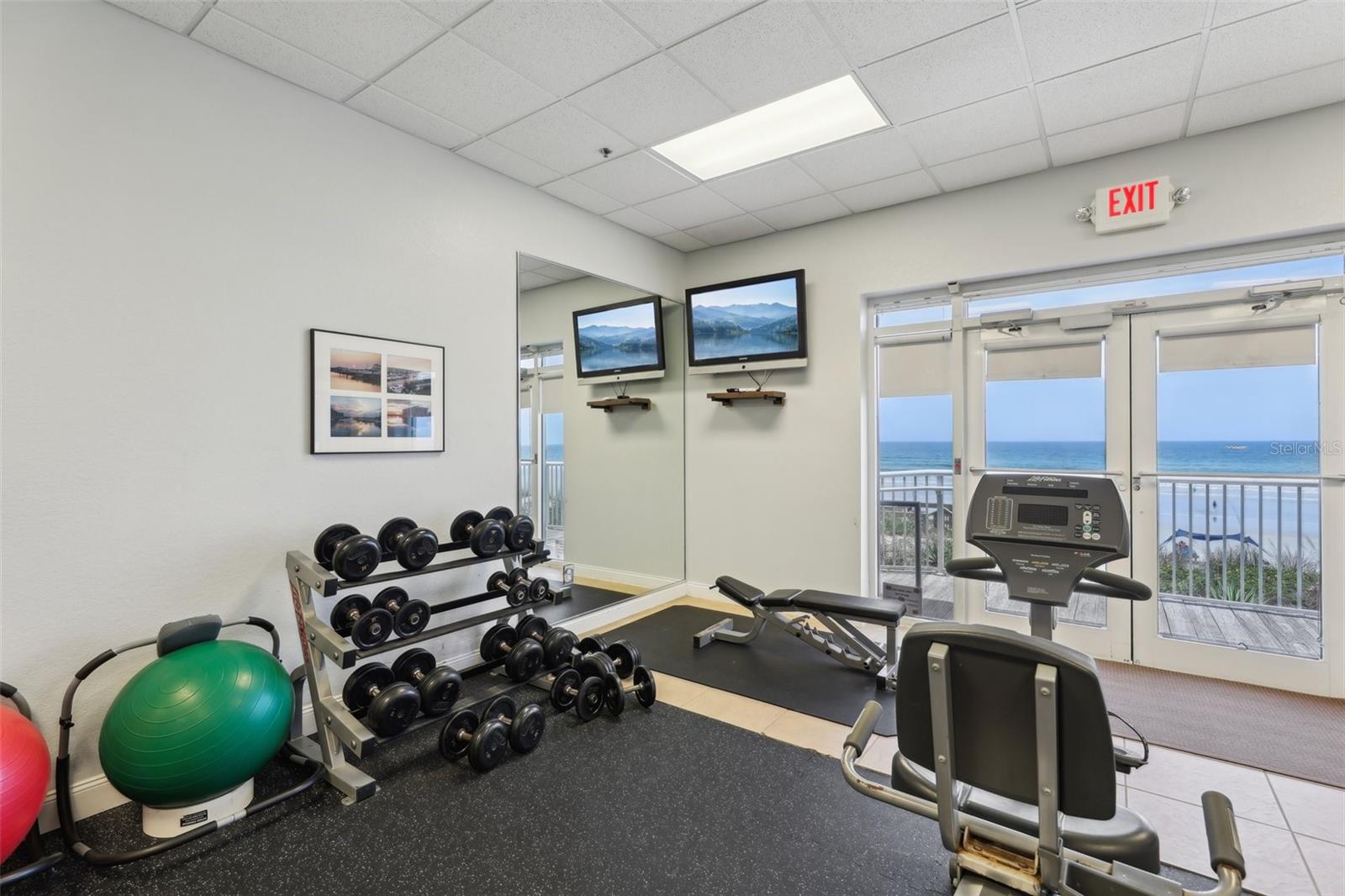 Image 28 of 42 For 4650 Links Village Drive B103