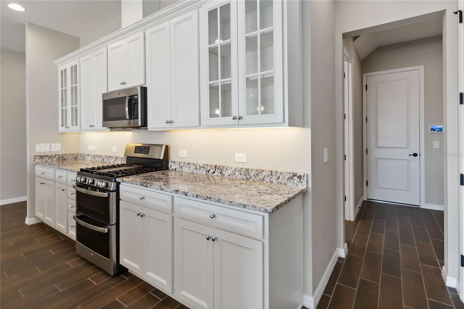 Image 13 of 45 For 2423 Zaballina Place 232