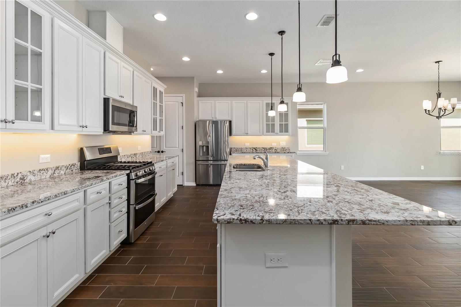 Image 14 of 45 For 2423 Zaballina Place 232