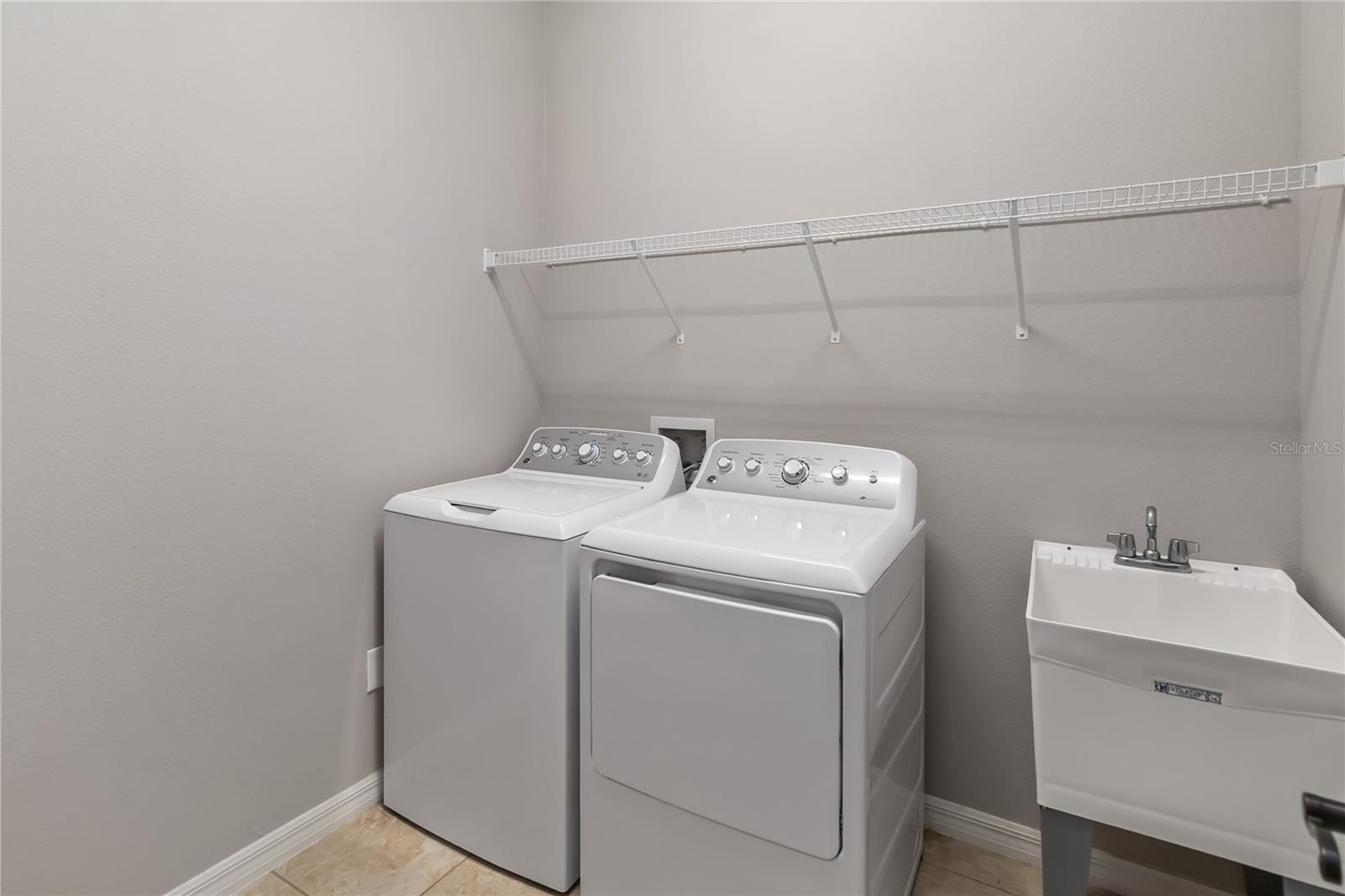 Image 16 of 45 For 2423 Zaballina Place 232