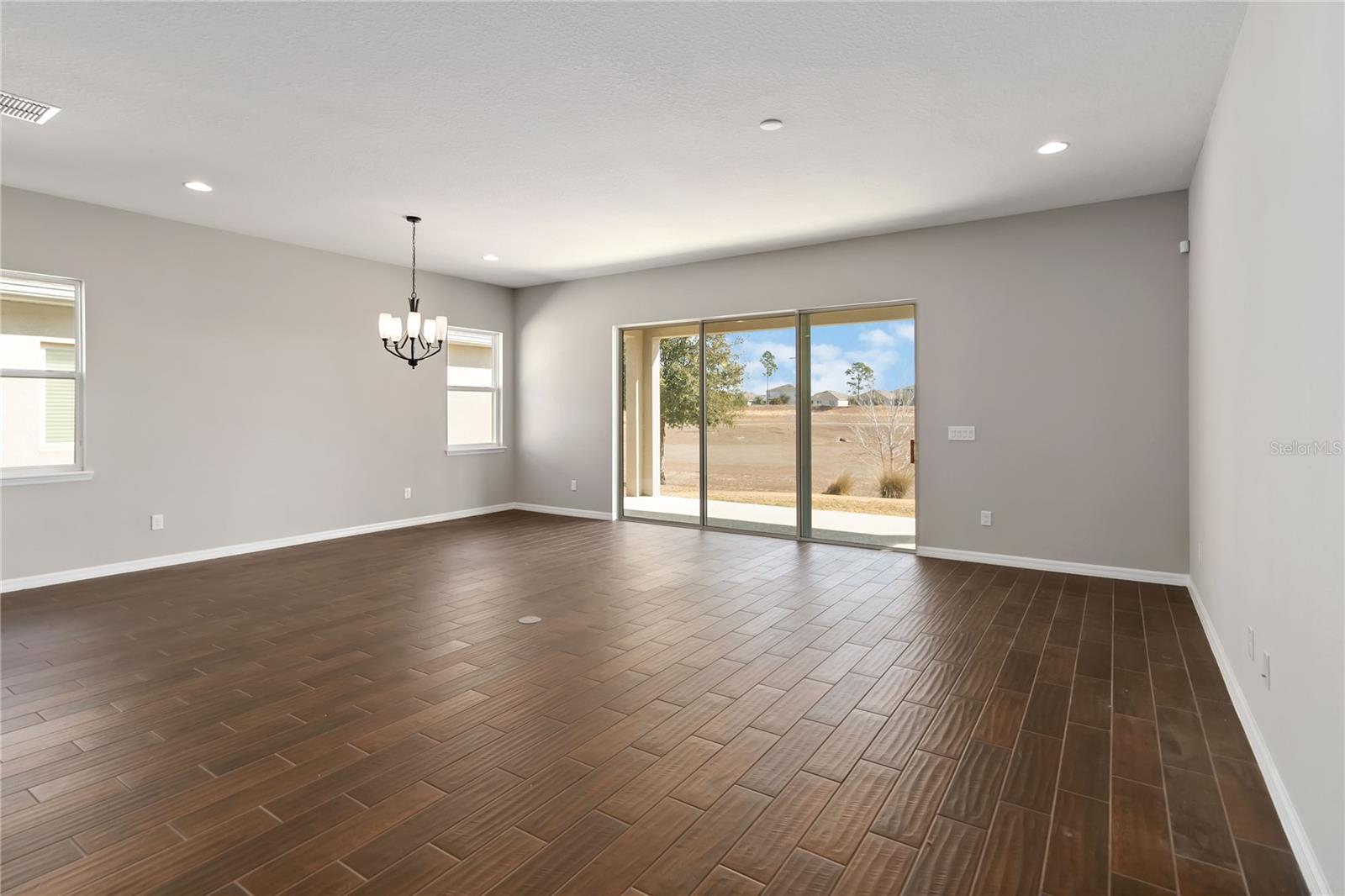 Image 6 of 45 For 2423 Zaballina Place 232