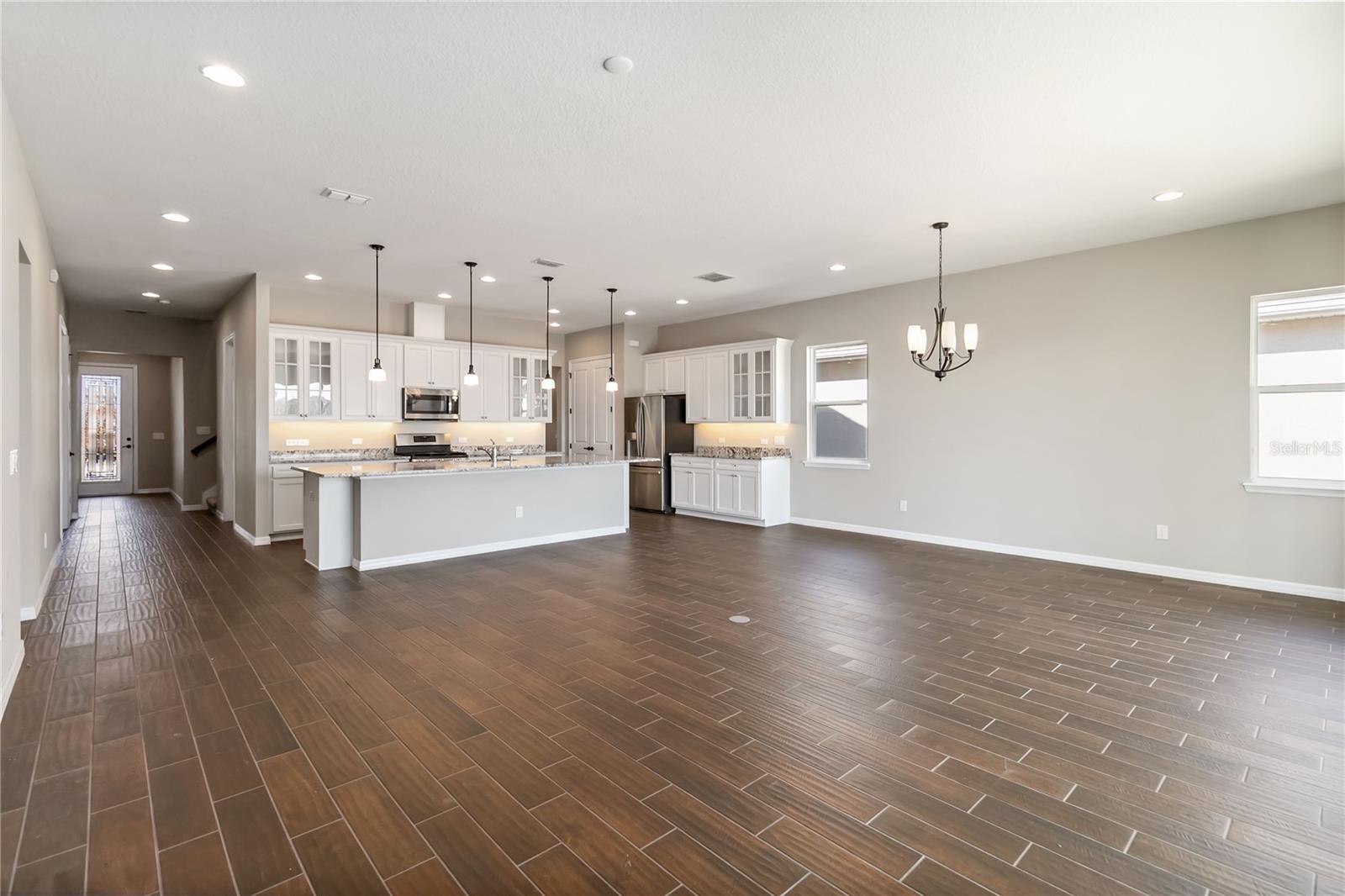 Image 7 of 45 For 2423 Zaballina Place 232