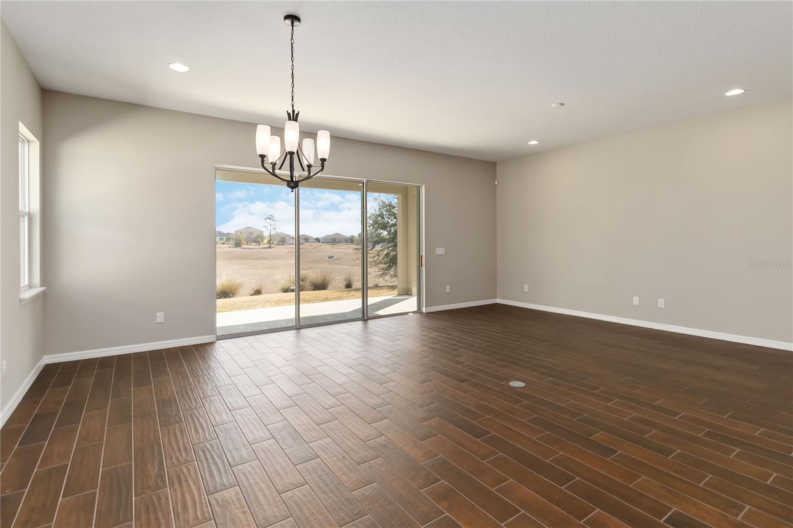 Image 9 of 45 For 2423 Zaballina Place 232