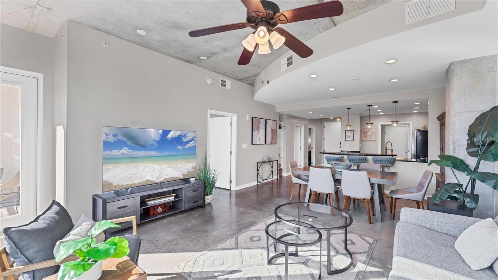 Image 11 of 52 For 525 Jackson St Street 405