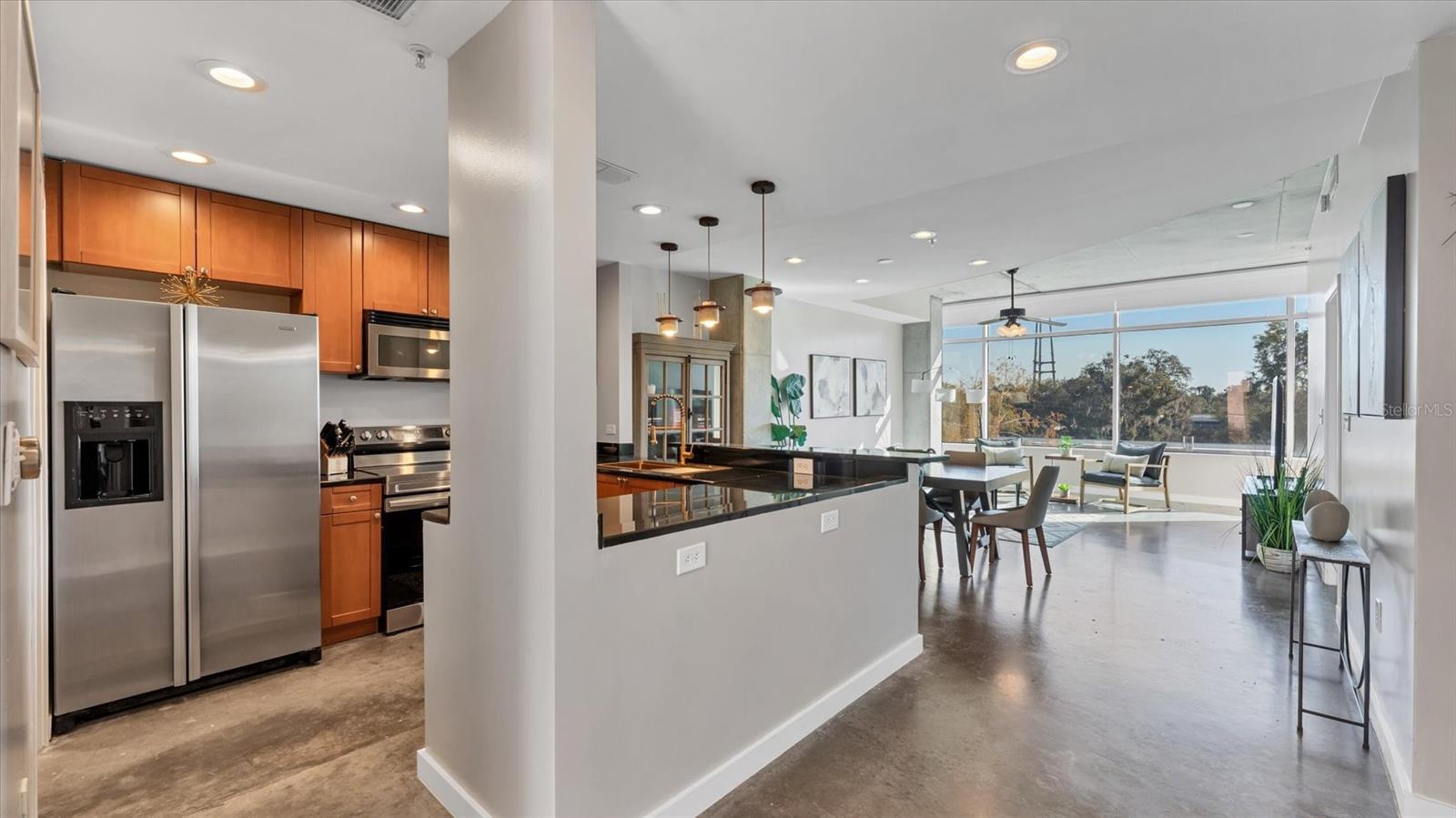 Image 18 of 52 For 525 Jackson St Street 405