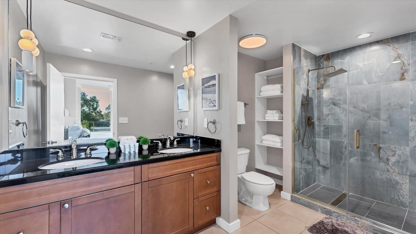 Image 22 of 52 For 525 Jackson St Street 405