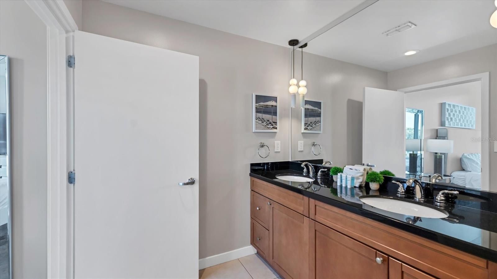 Image 24 of 52 For 525 Jackson St Street 405