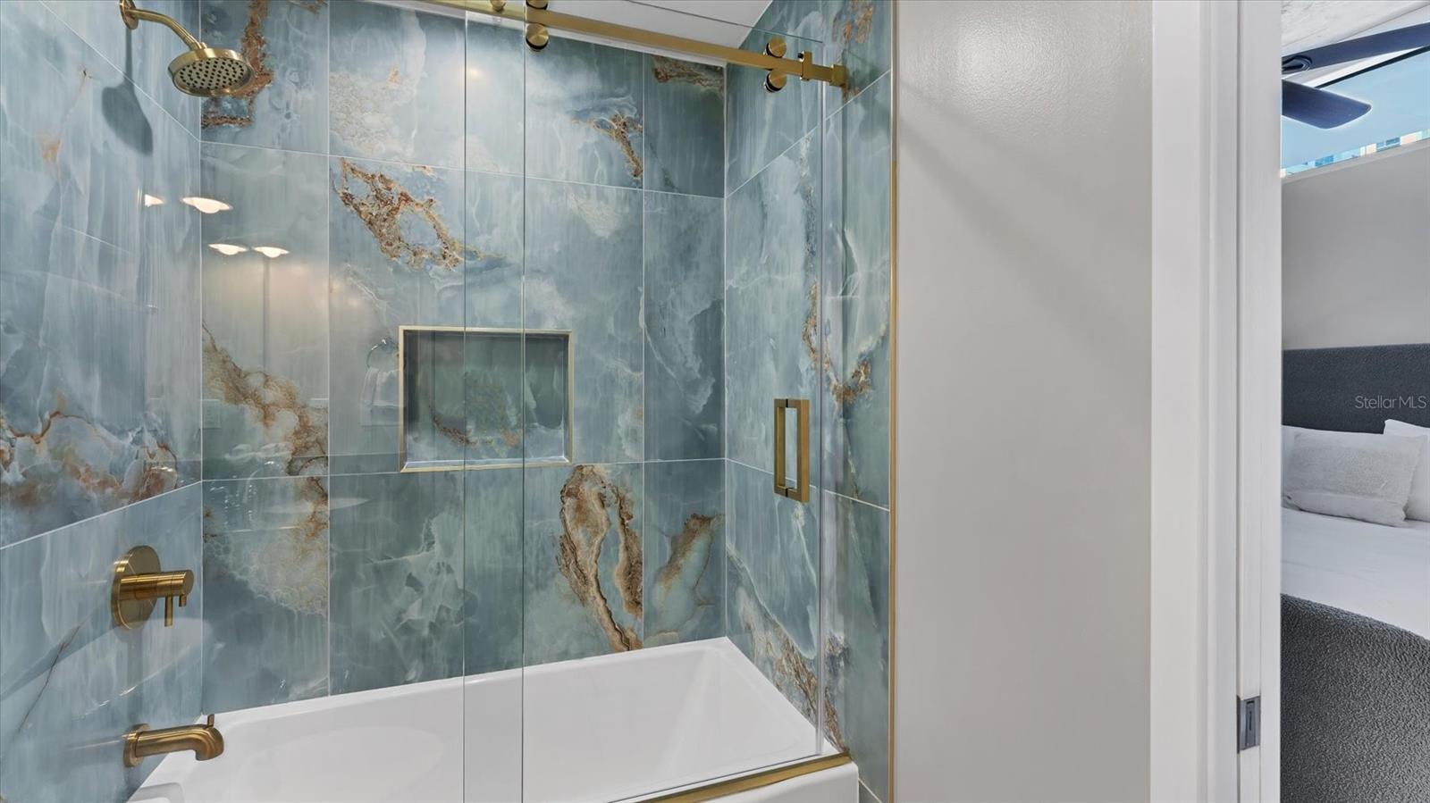 Image 28 of 52 For 525 Jackson St Street 405