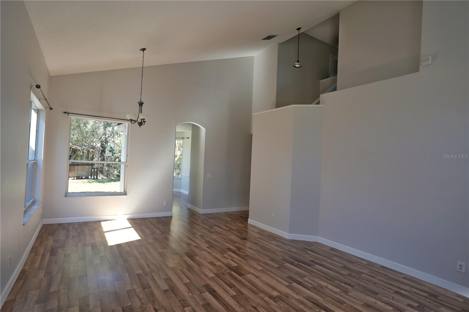 Image 10 of 16 For 832 Magnolia Creek Circle