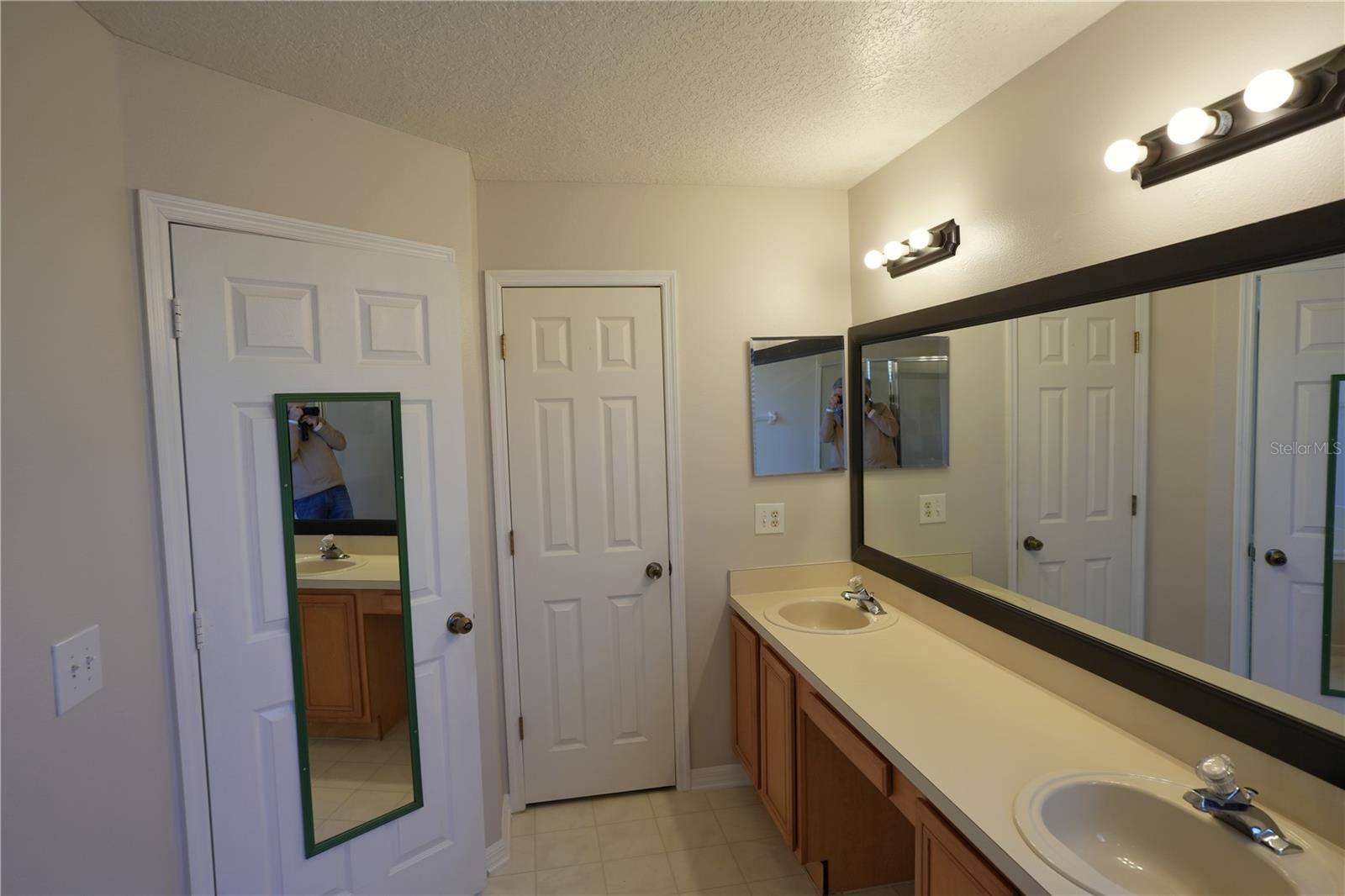 Image 11 of 16 For 832 Magnolia Creek Circle