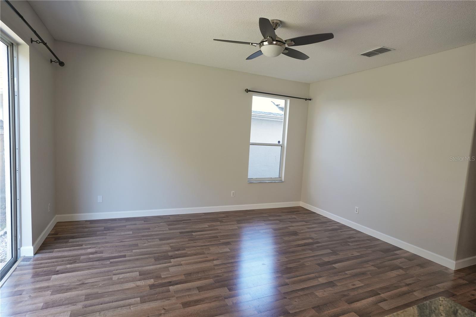 Image 8 of 16 For 832 Magnolia Creek Circle