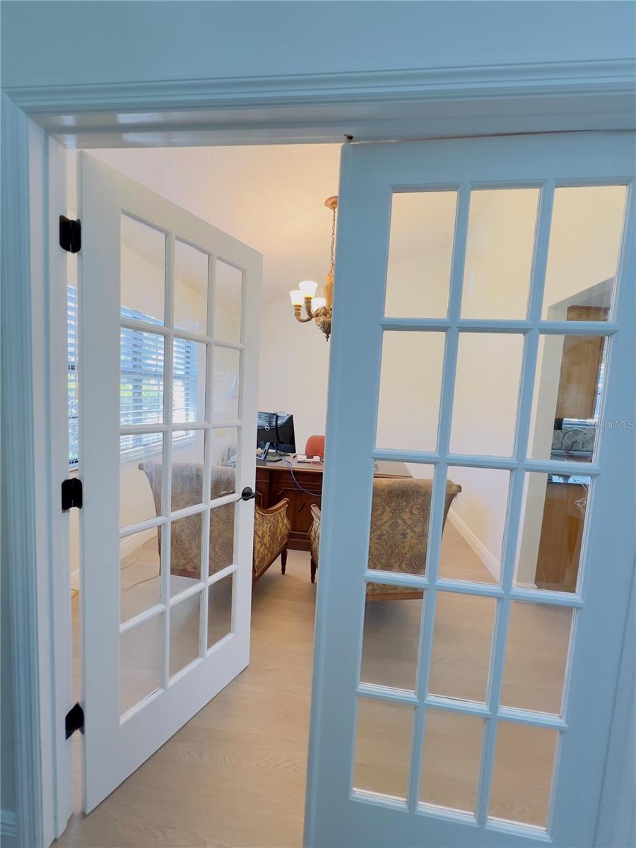 Image 11 of 22 For 427 Hornbill Place