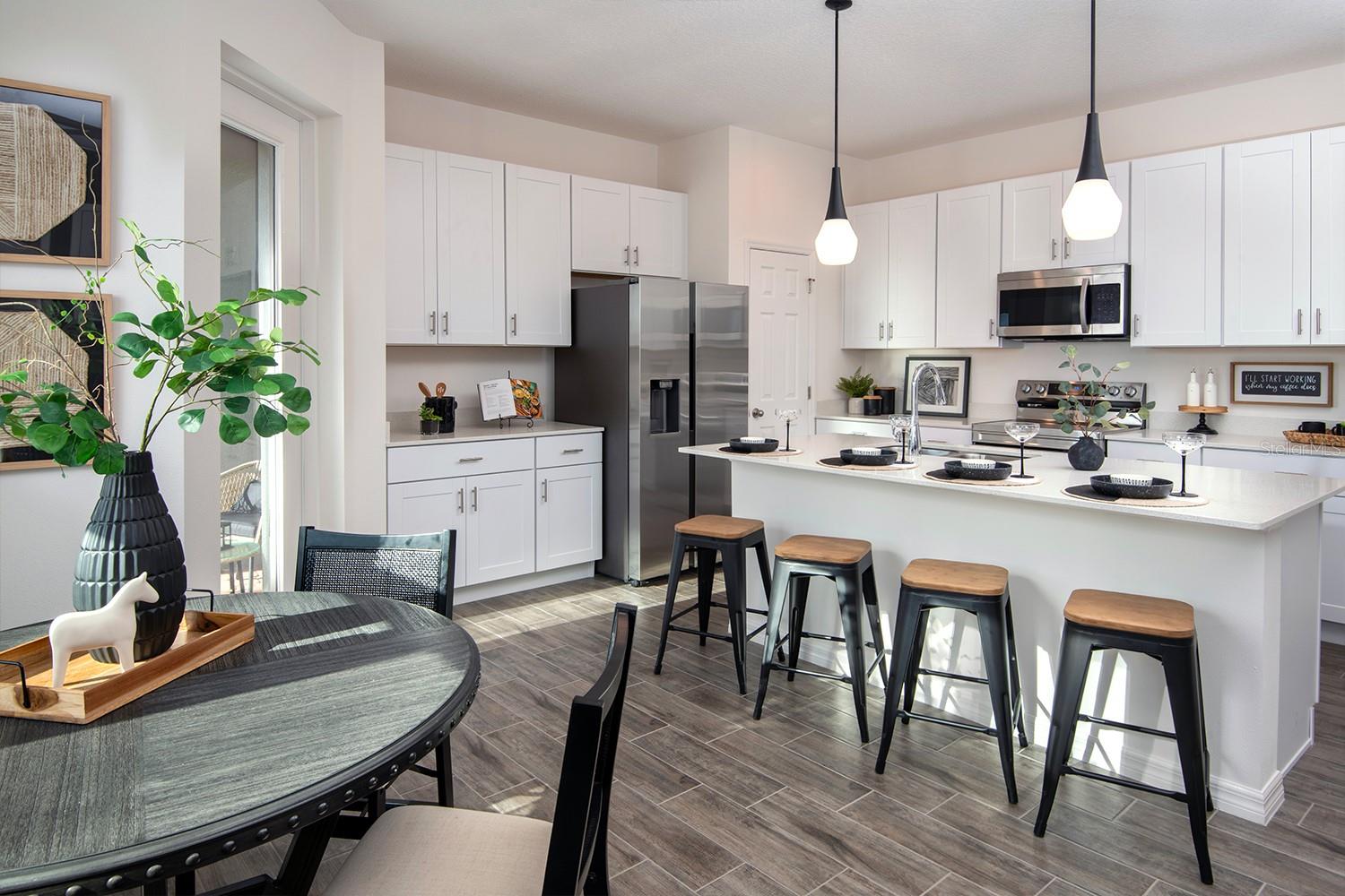 Image 2 of 6 For 1500 Silver Lining Way