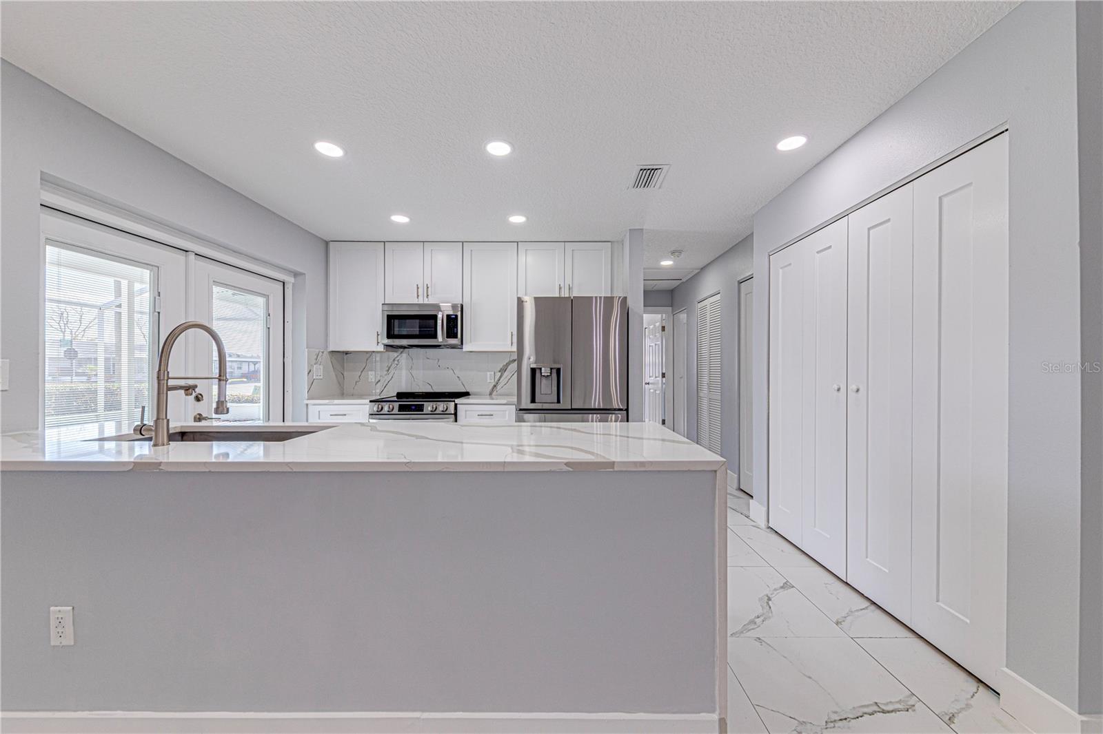 Image 18 of 40 For 1041 Willow Drive