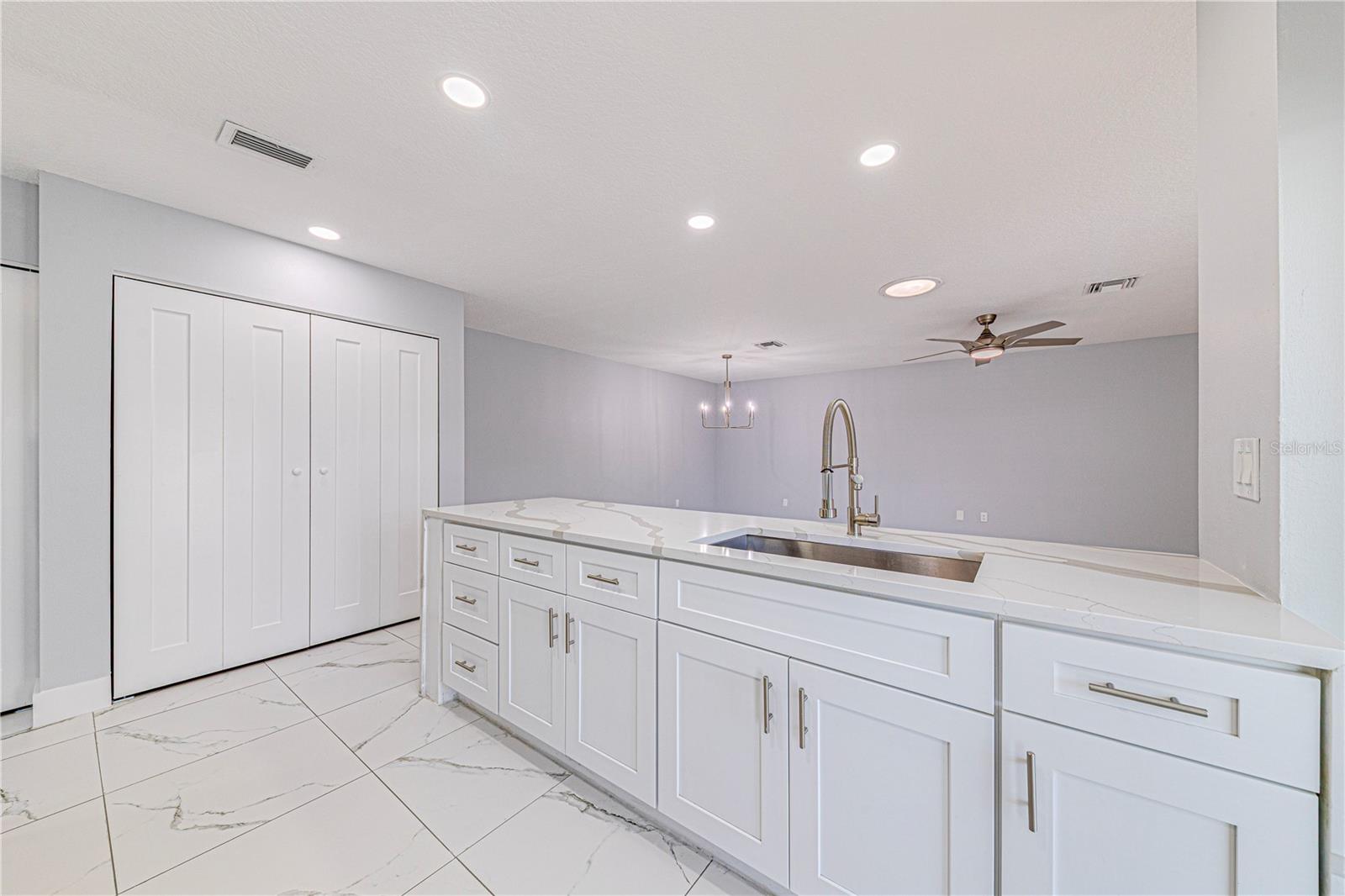 Image 19 of 40 For 1041 Willow Drive