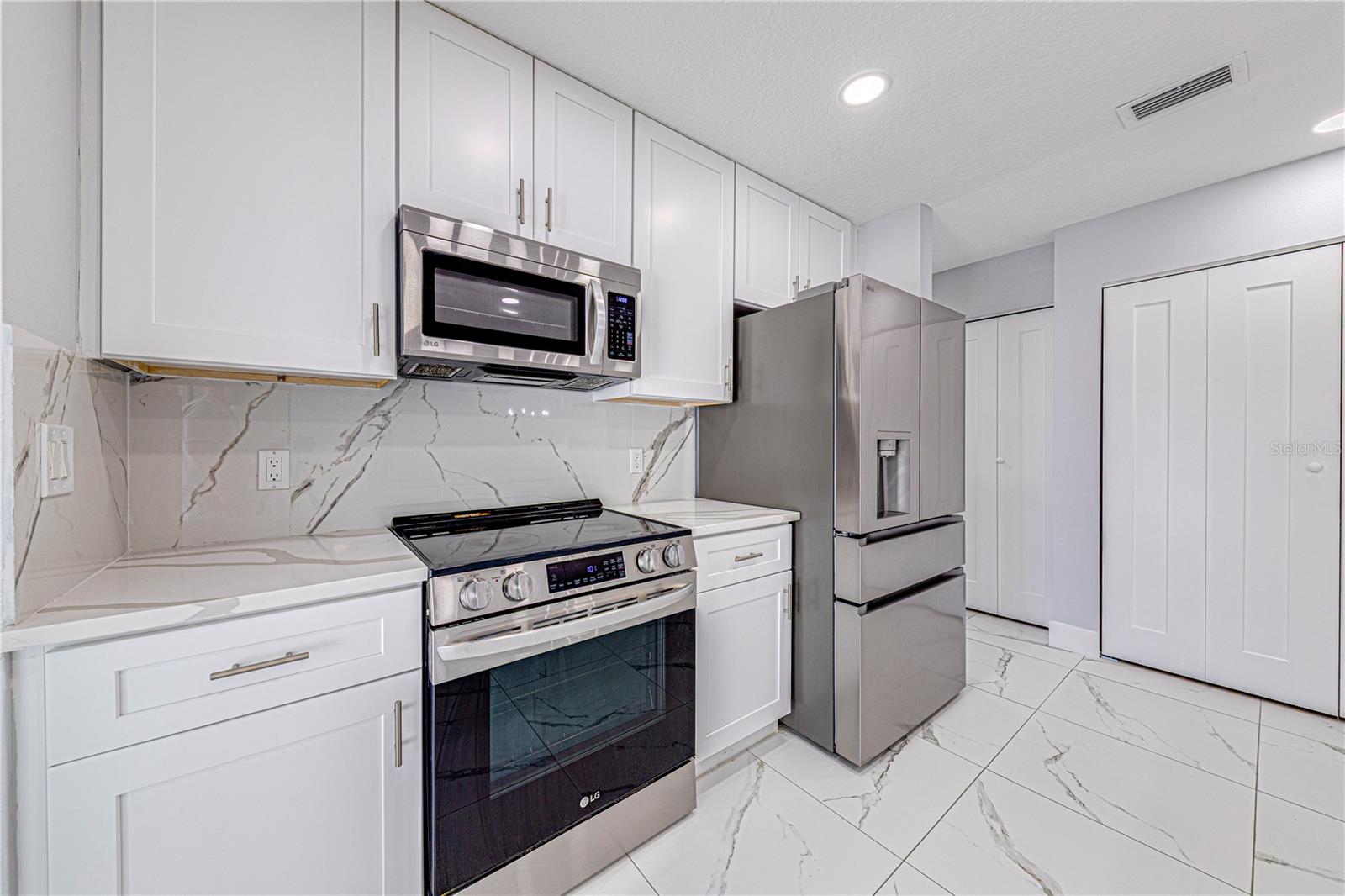 Image 20 of 40 For 1041 Willow Drive