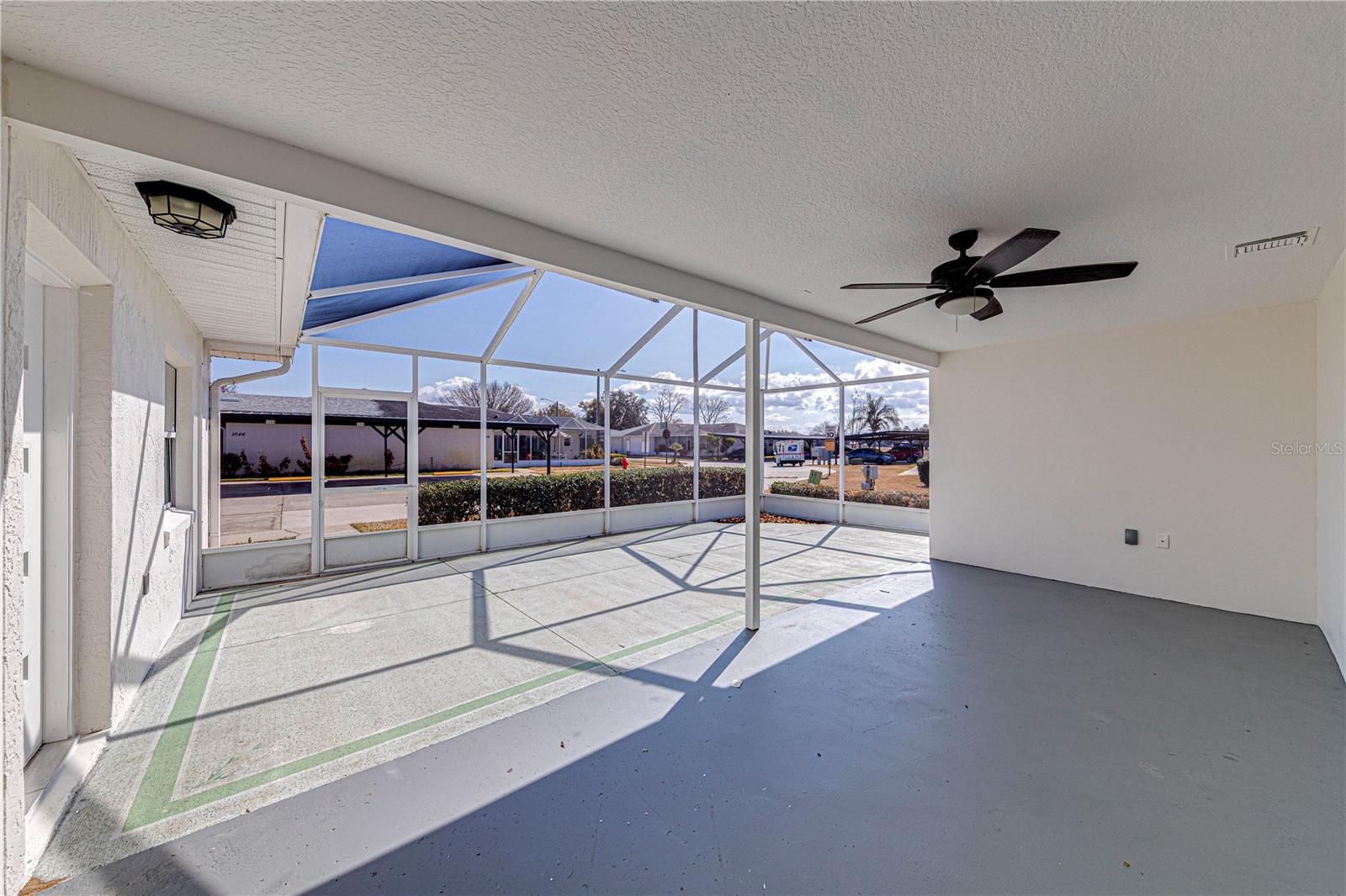 Image 4 of 40 For 1041 Willow Drive