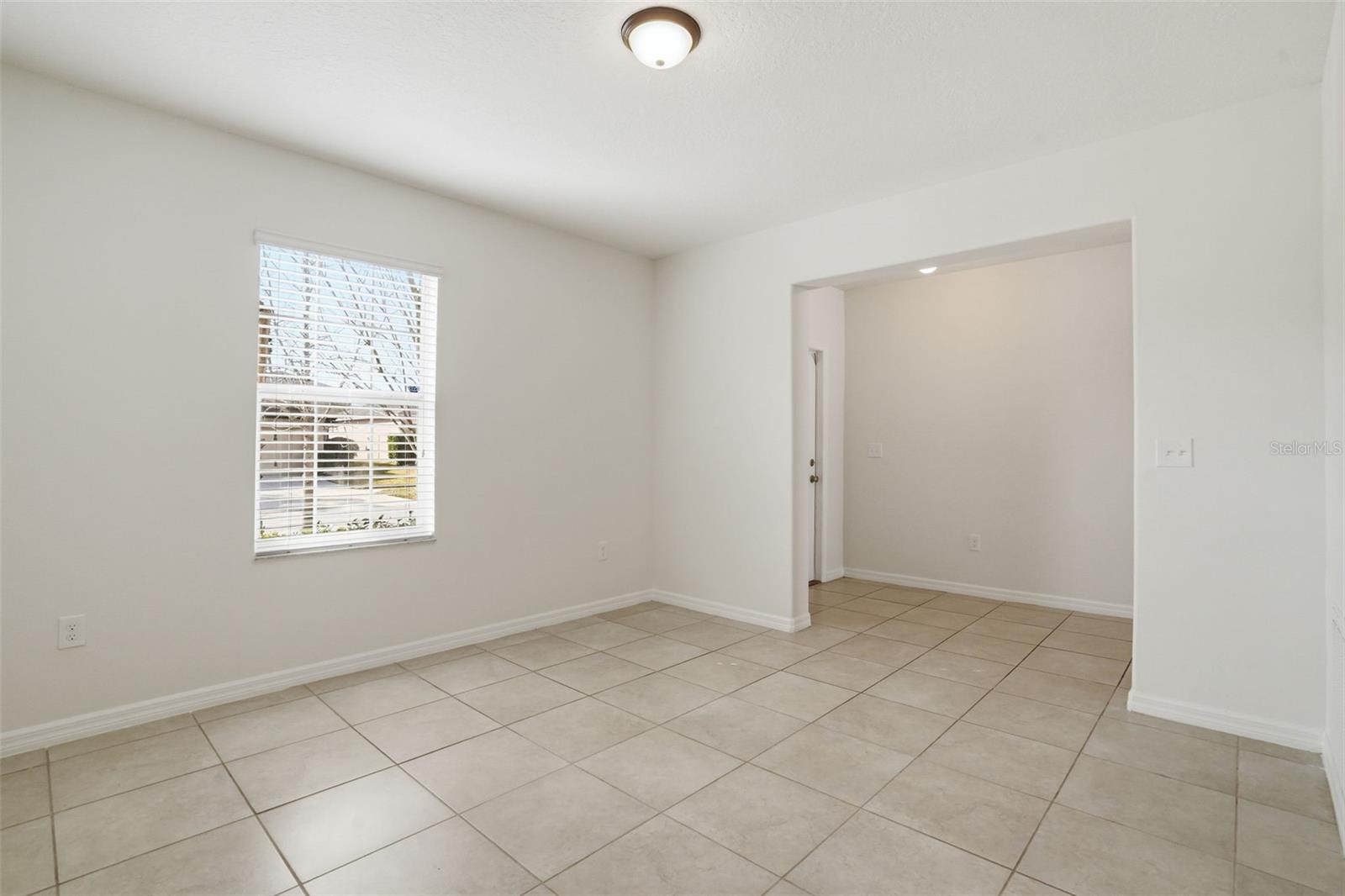 Image 24 of 37 For 214 English Heritage Place