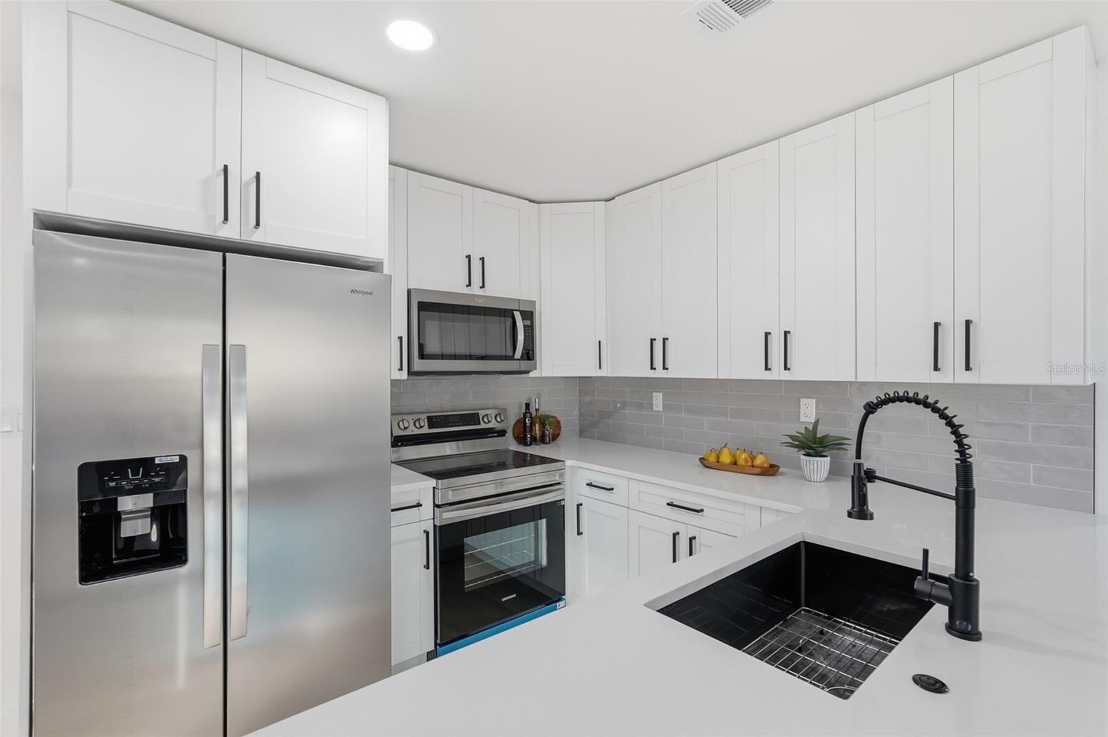 Image 14 of 43 For 2470 Del Rio Way