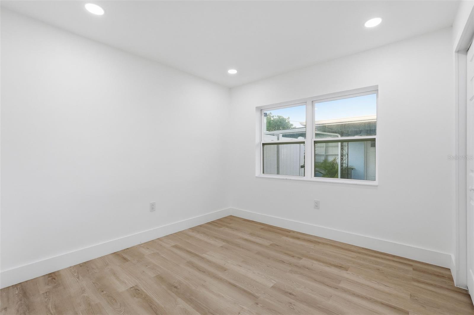 Image 20 of 43 For 2470 Del Rio Way