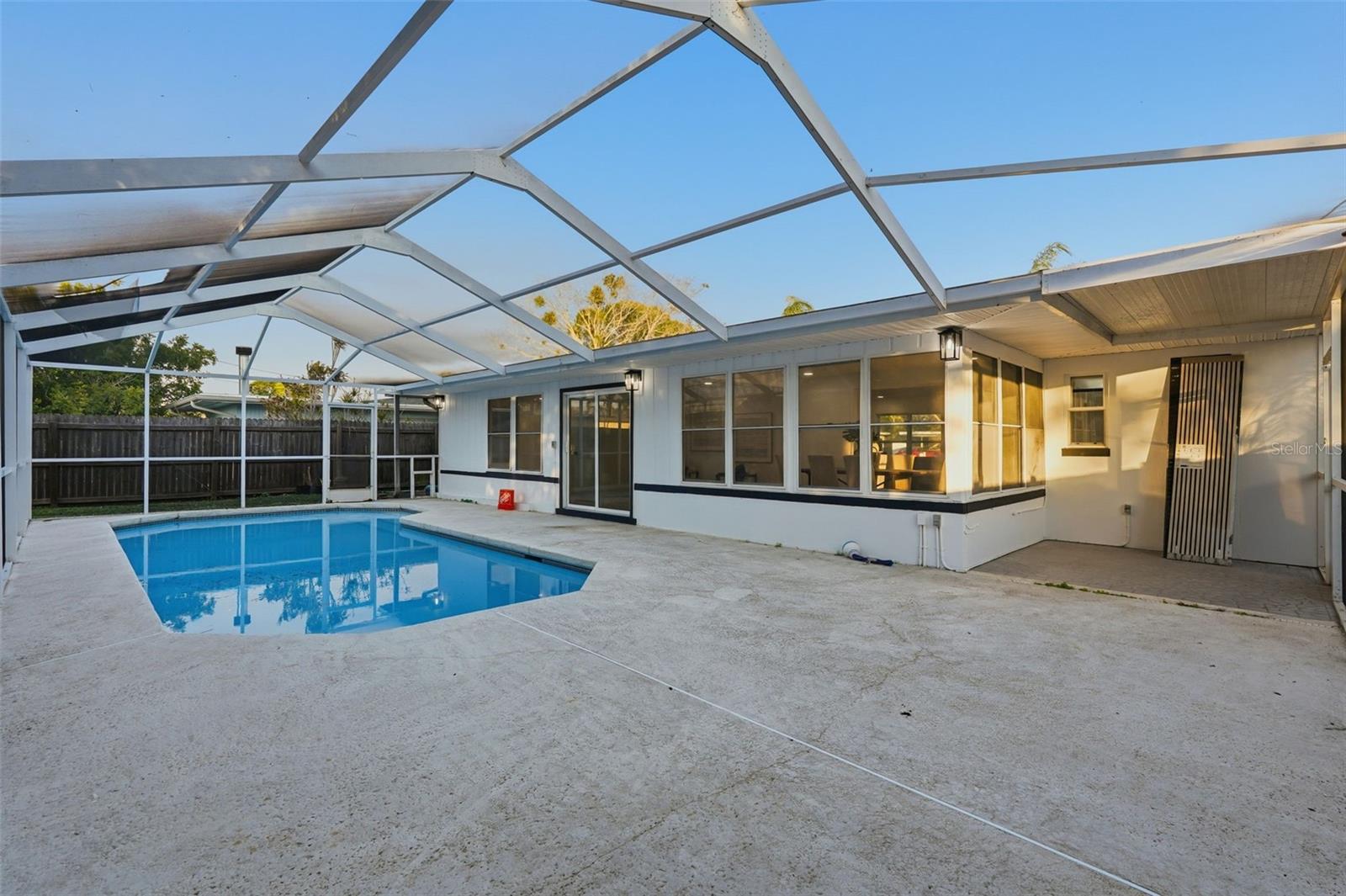 Image 36 of 43 For 2470 Del Rio Way