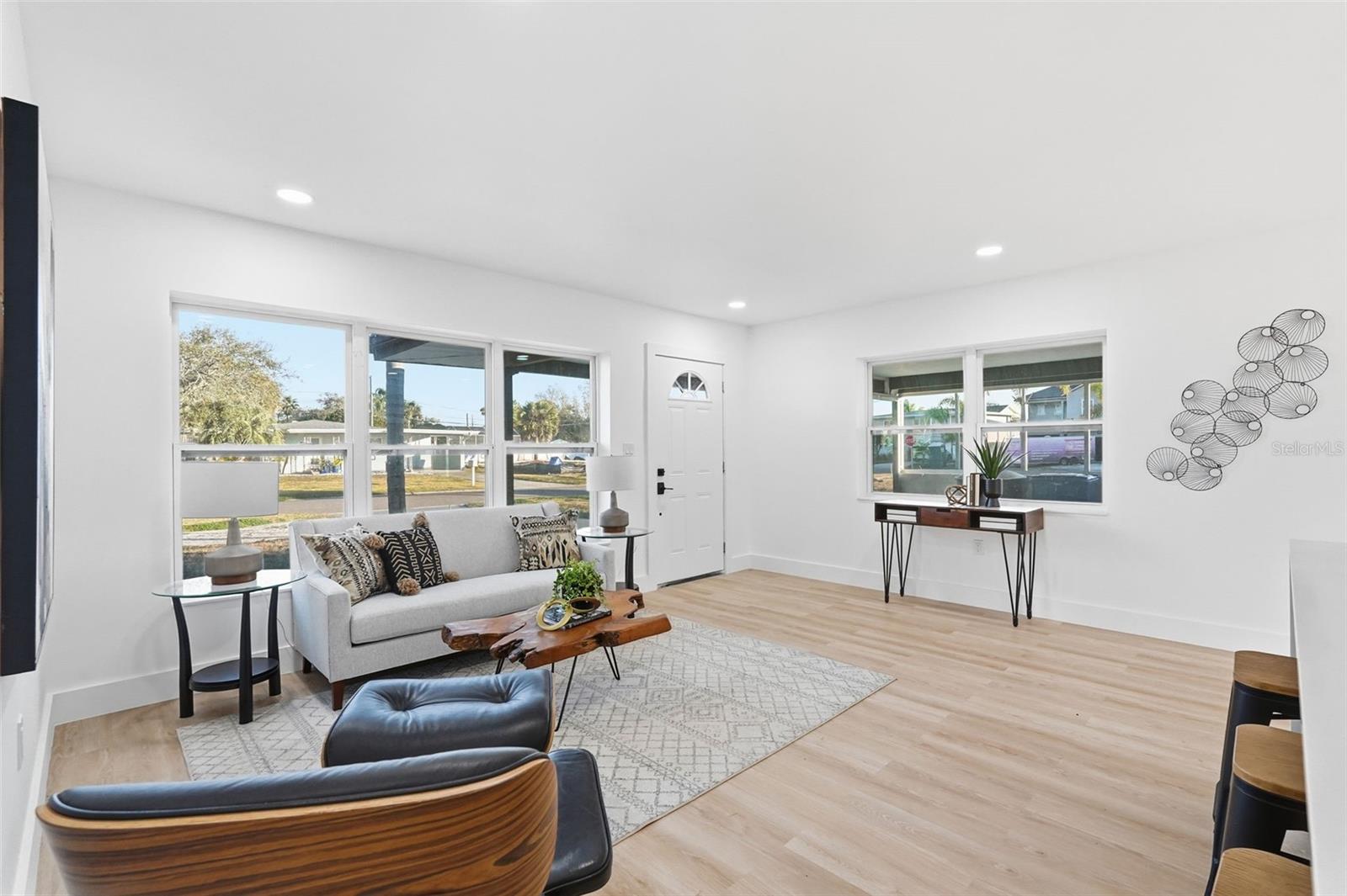 Image 9 of 43 For 2470 Del Rio Way