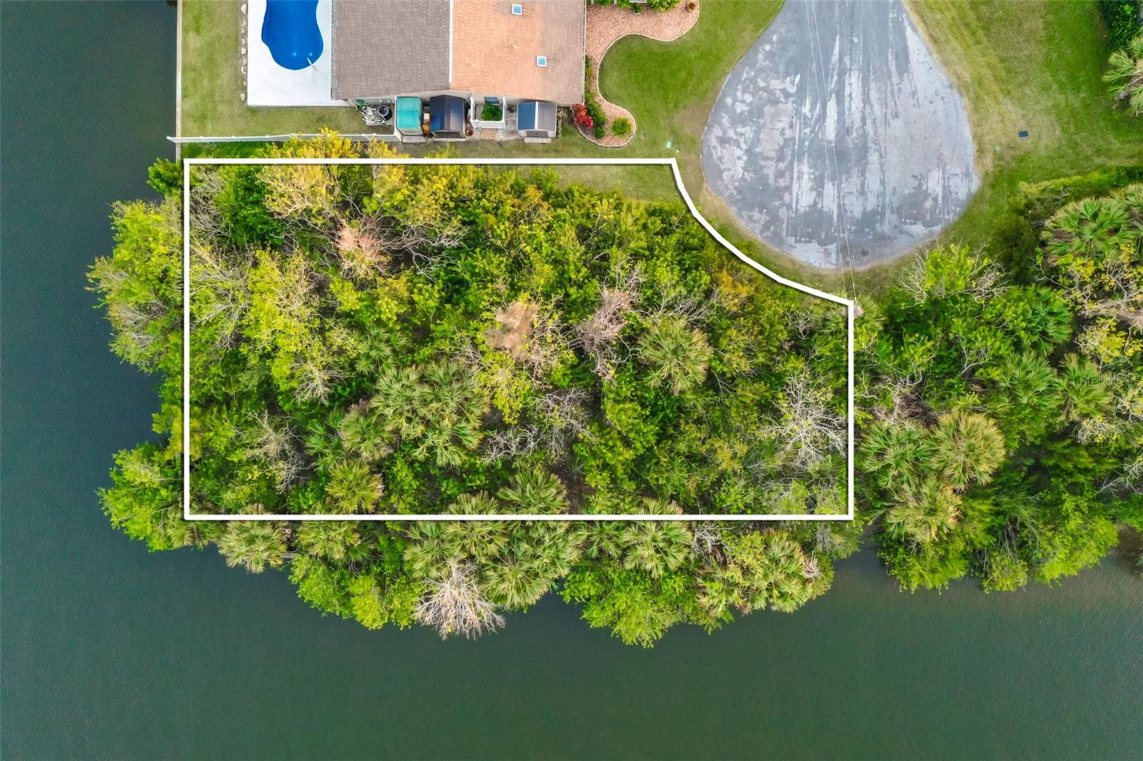 Image 4 of 15 For 44 Cloverdale Court N