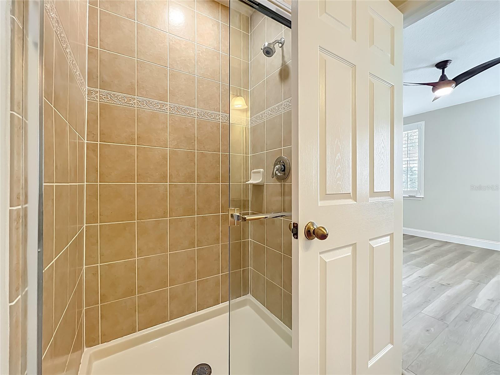 Image 18 of 100 For 1864 Prospect Avenue