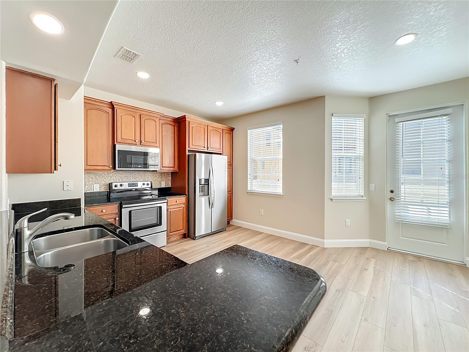 Image 34 of 100 For 1864 Prospect Avenue