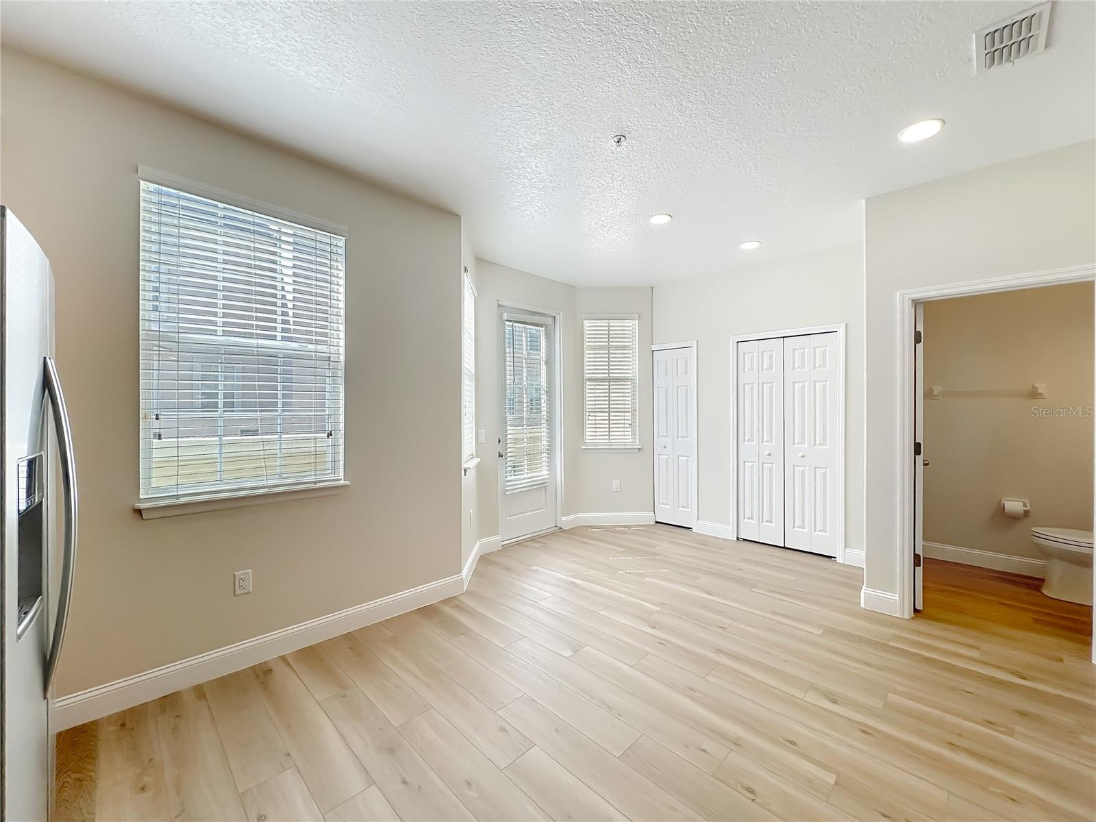 Image 37 of 100 For 1864 Prospect Avenue