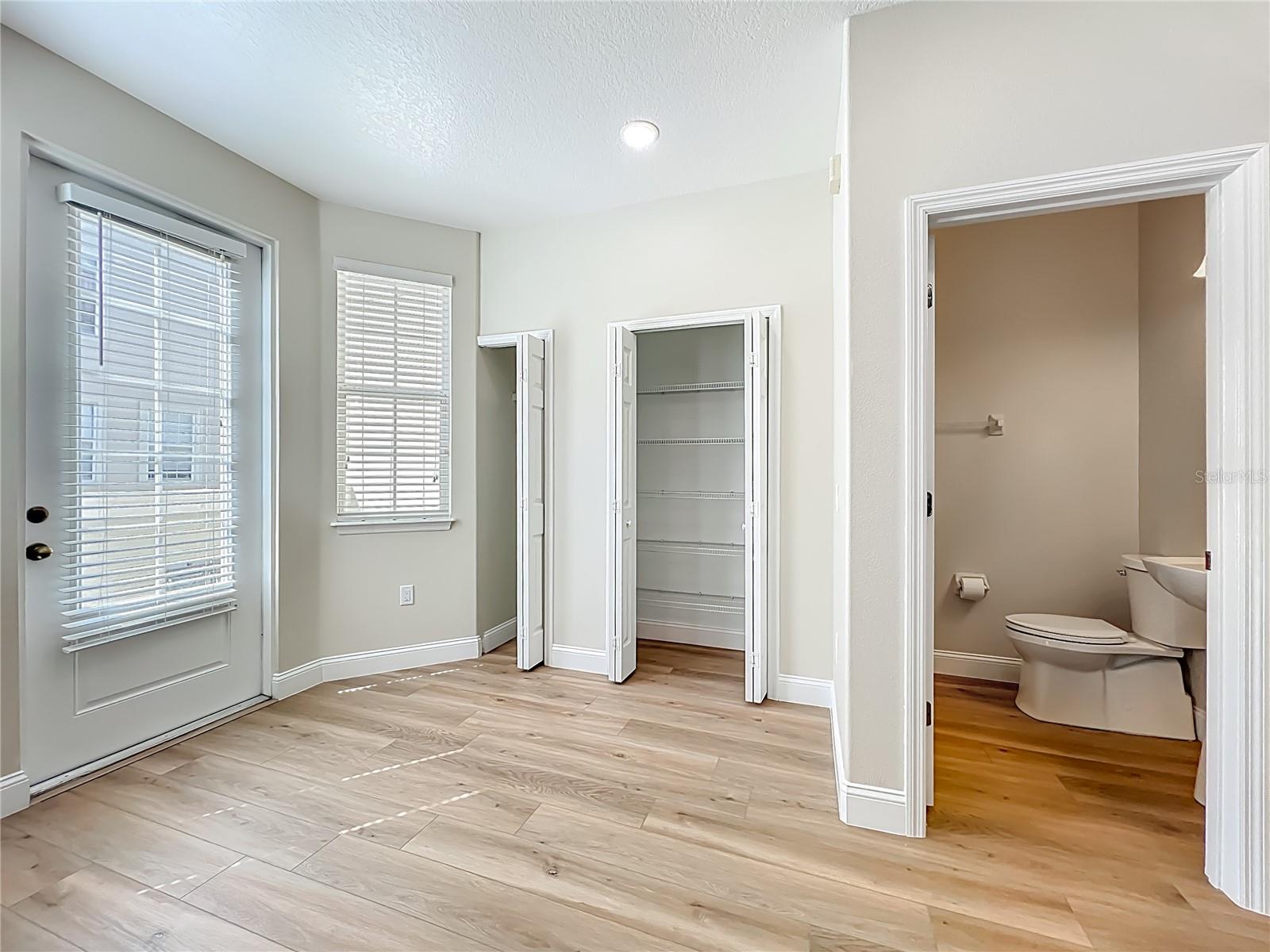 Image 40 of 100 For 1864 Prospect Avenue