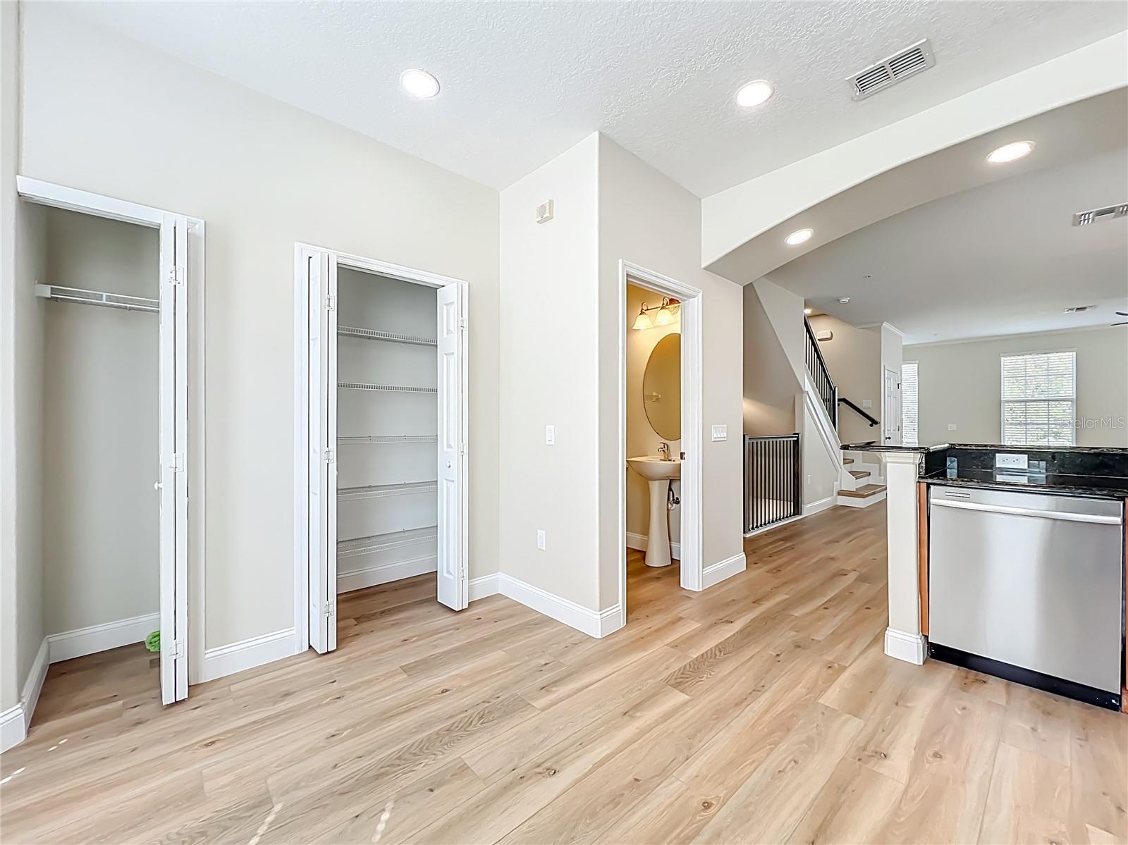 Image 41 of 100 For 1864 Prospect Avenue