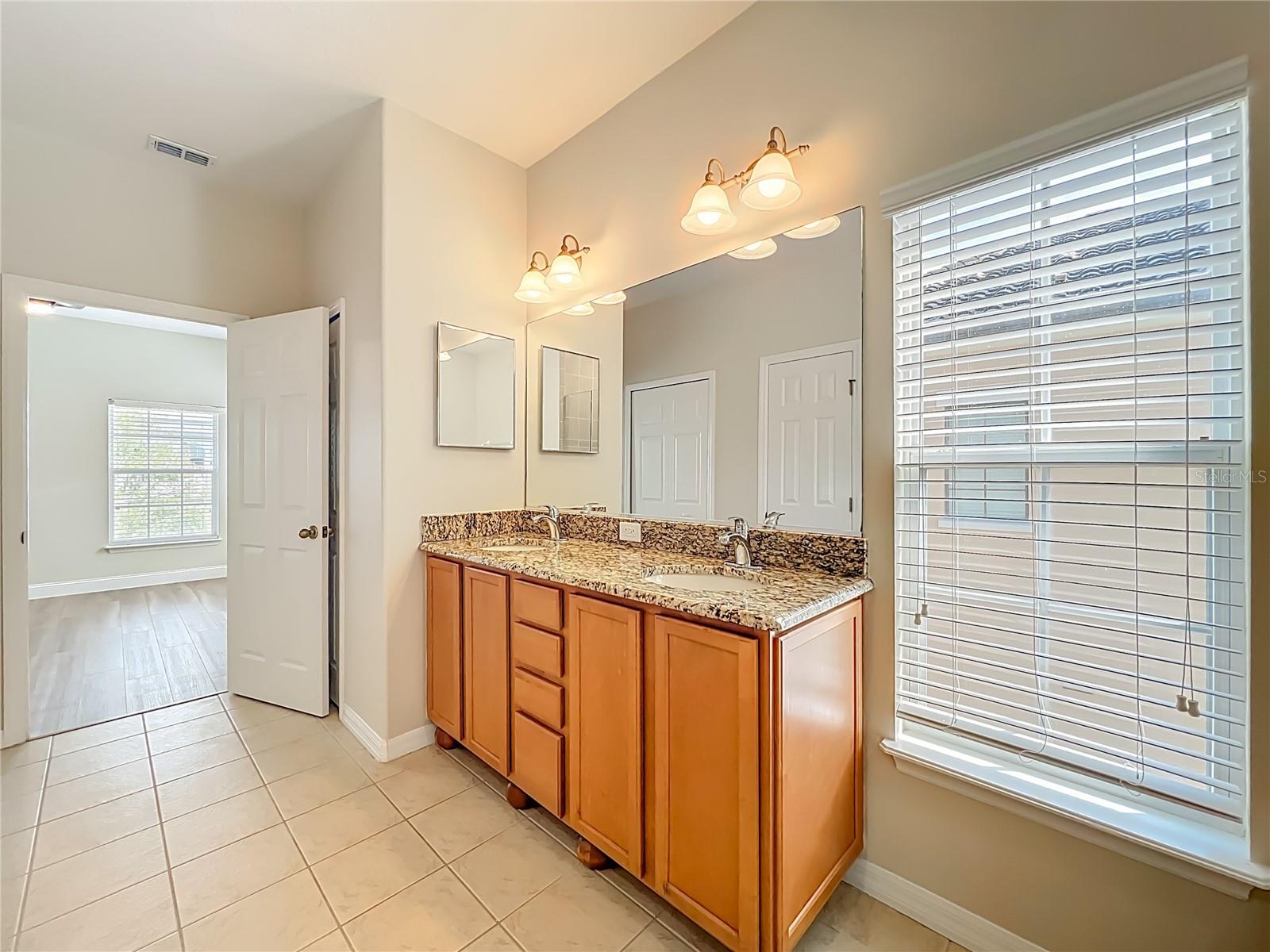 Image 63 of 100 For 1864 Prospect Avenue