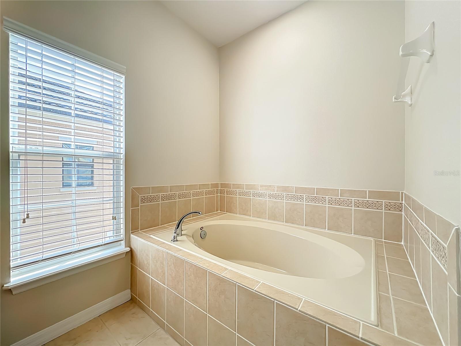 Image 66 of 100 For 1864 Prospect Avenue