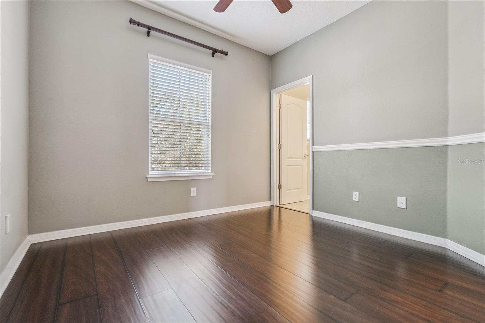 Image 11 of 23 For 12879 Emersondale Avenue