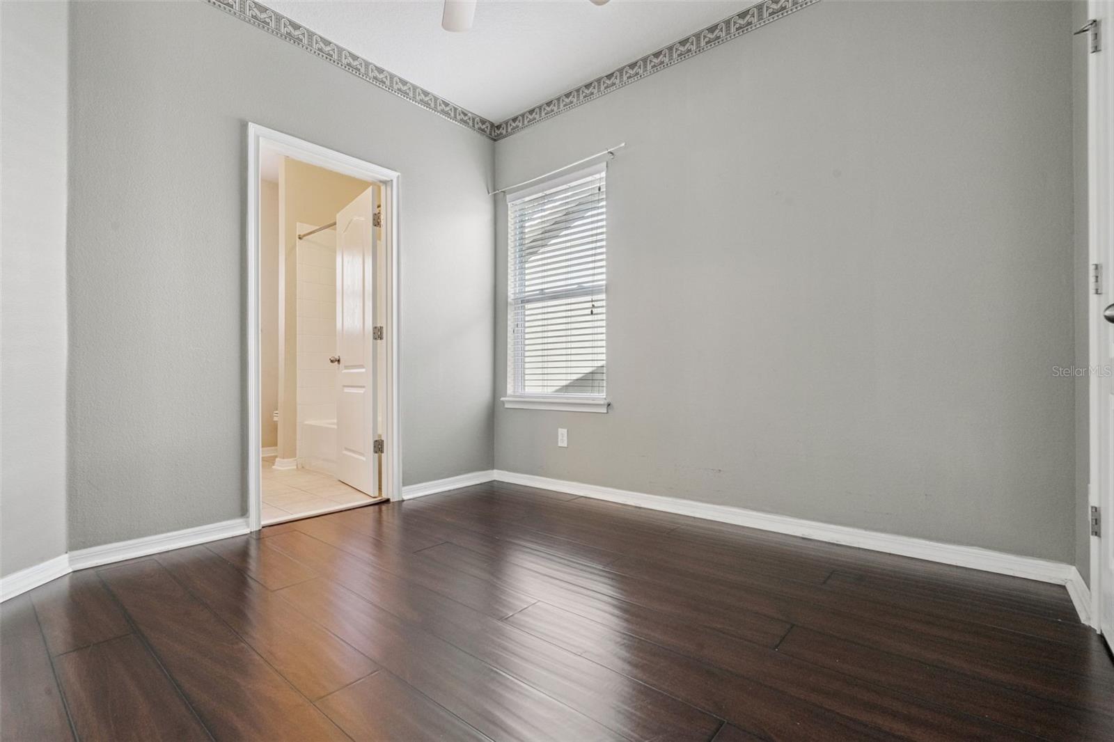 Image 14 of 23 For 12879 Emersondale Avenue