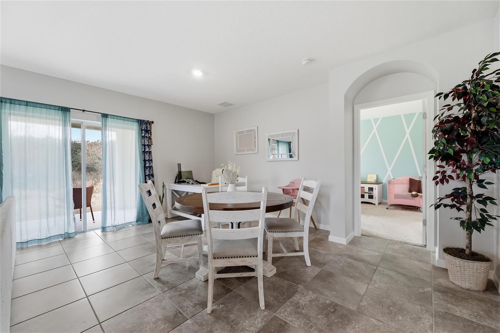 Image 10 of 33 For 349 Guinevere Drive Sw