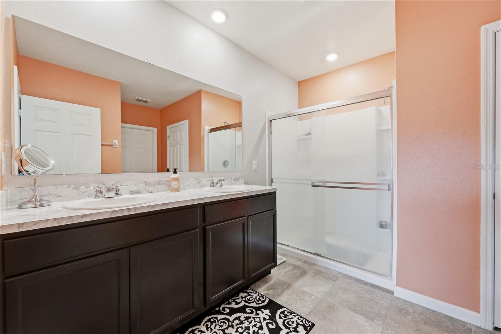 Image 18 of 33 For 349 Guinevere Drive Sw